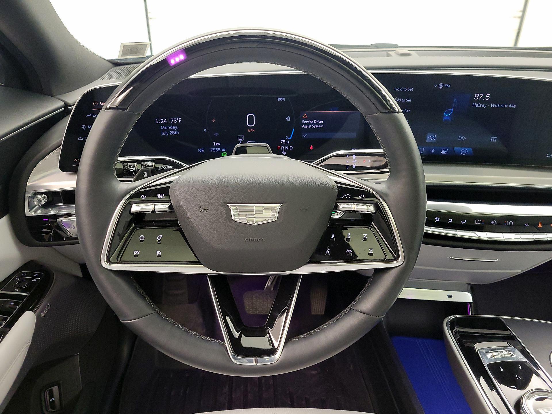 Thumbnail: 2023 Cadillac Lyriq - 10