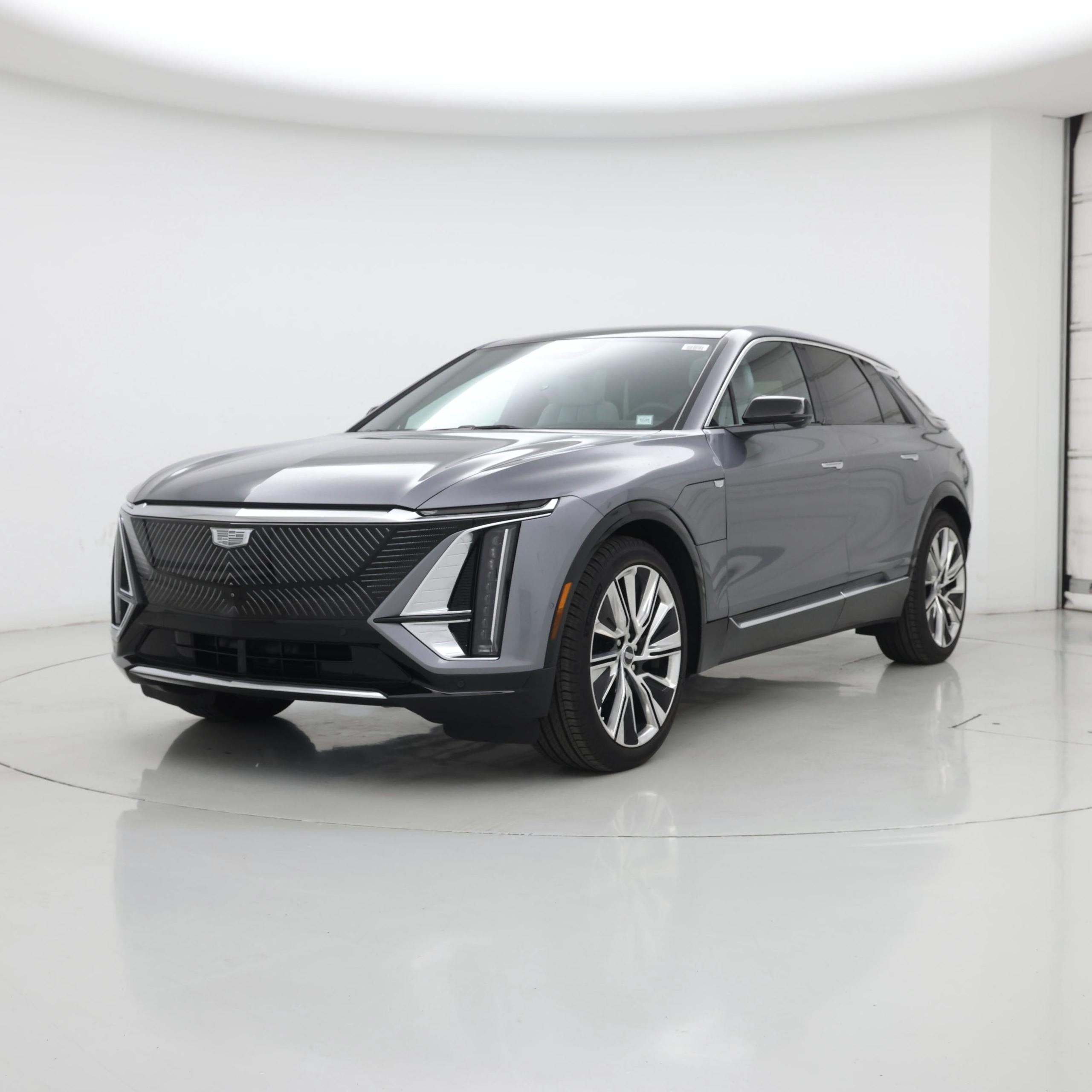 Thumbnail: 2023 Cadillac Lyriq - 4