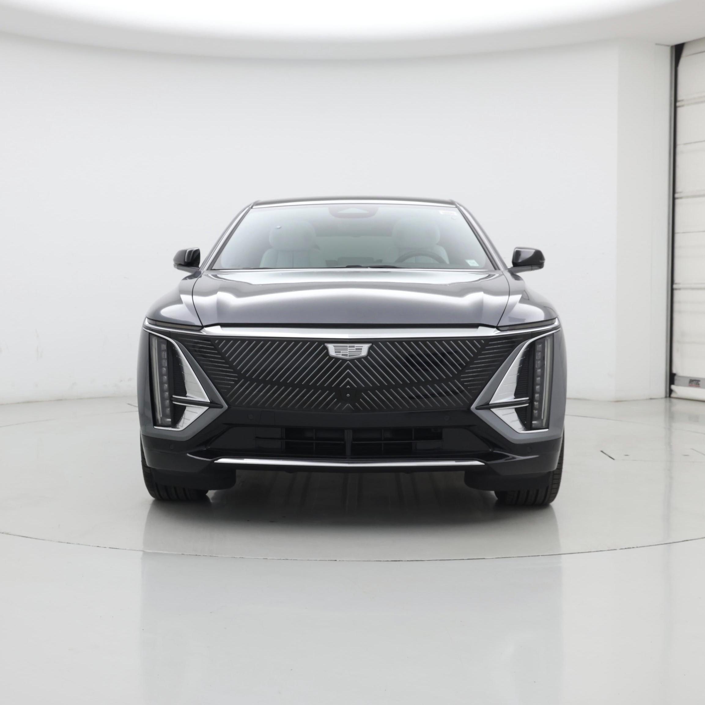 Thumbnail: 2023 Cadillac Lyriq - 5