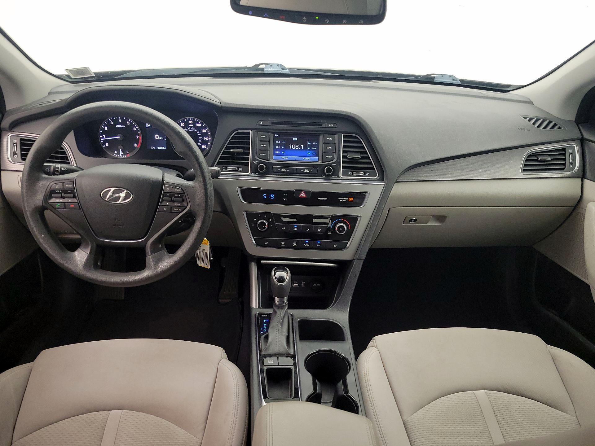 Thumbnail: 2015 Hyundai Sonata - 9