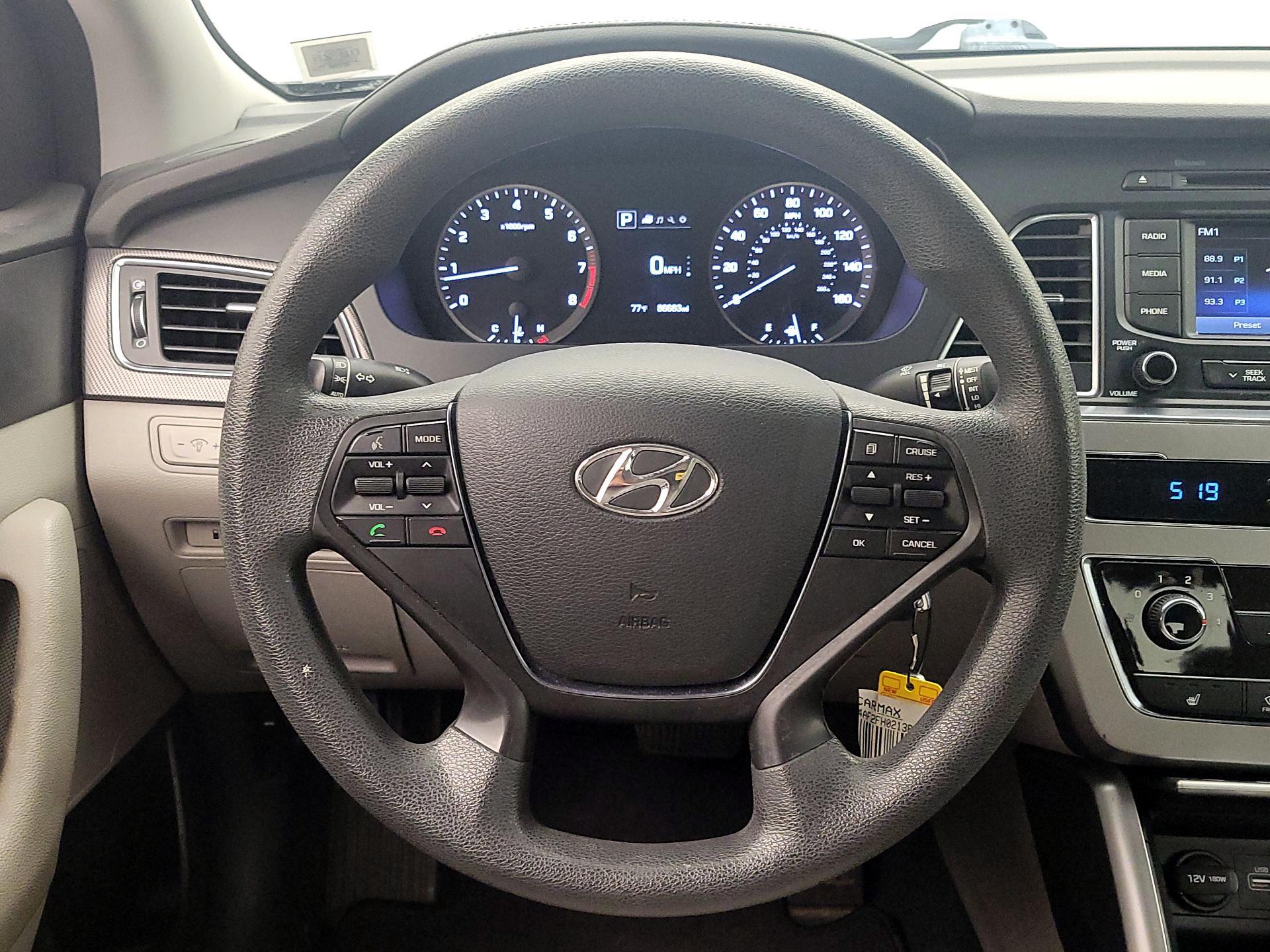 Thumbnail: 2015 Hyundai Sonata - 10