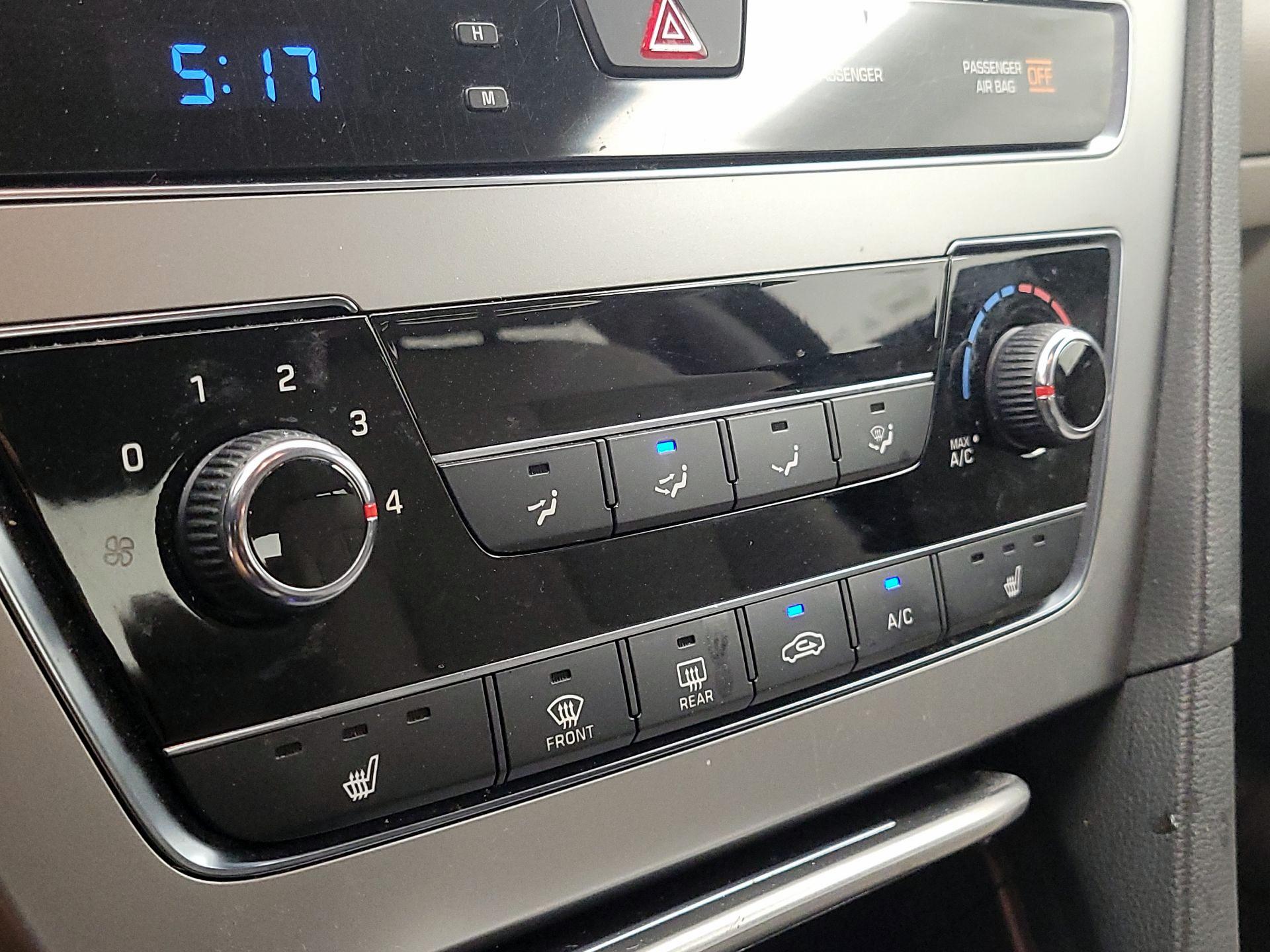Thumbnail: 2015 Hyundai Sonata - 16