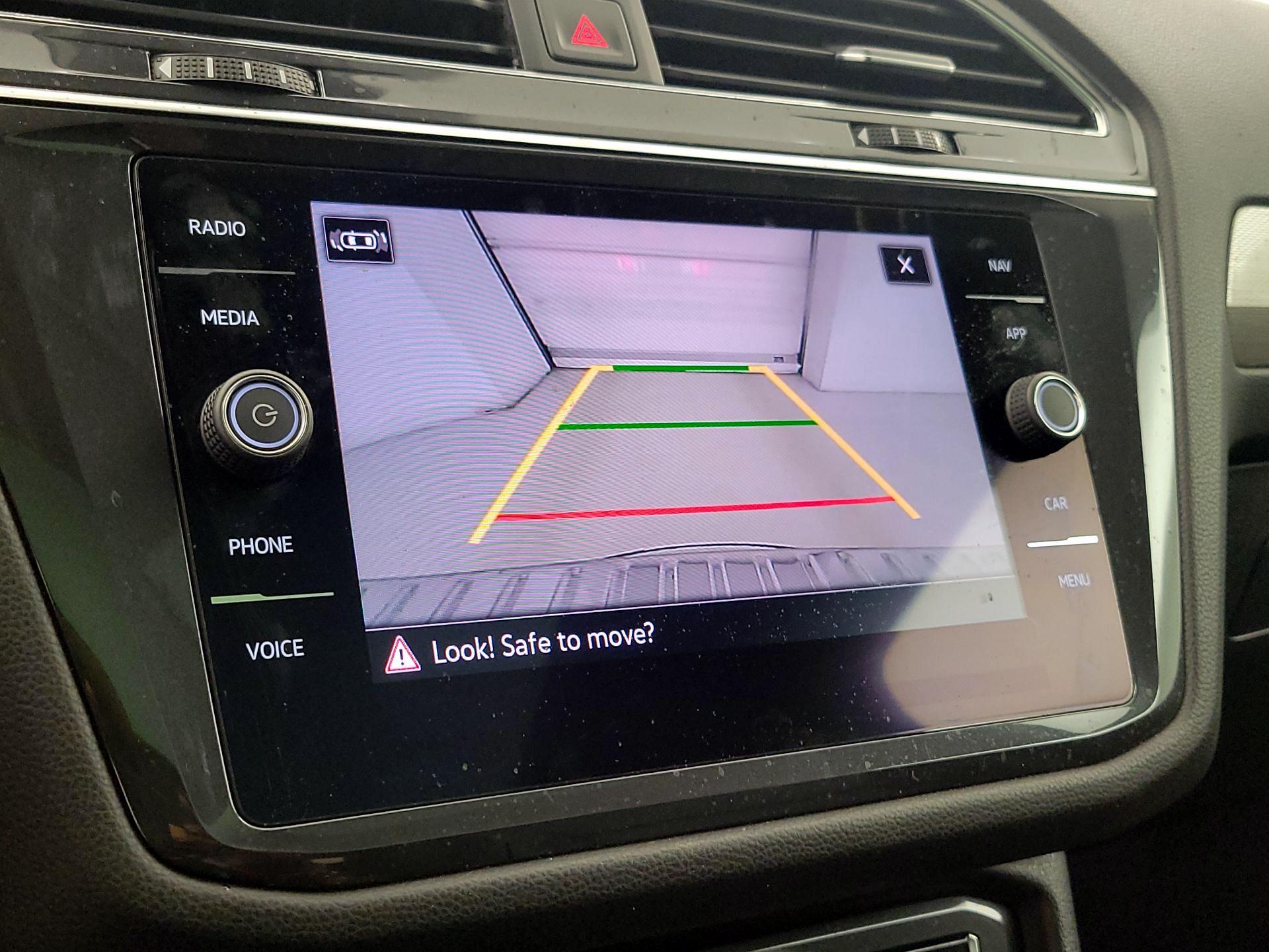 Thumbnail: 2021 Volkswagen Tiguan - 15