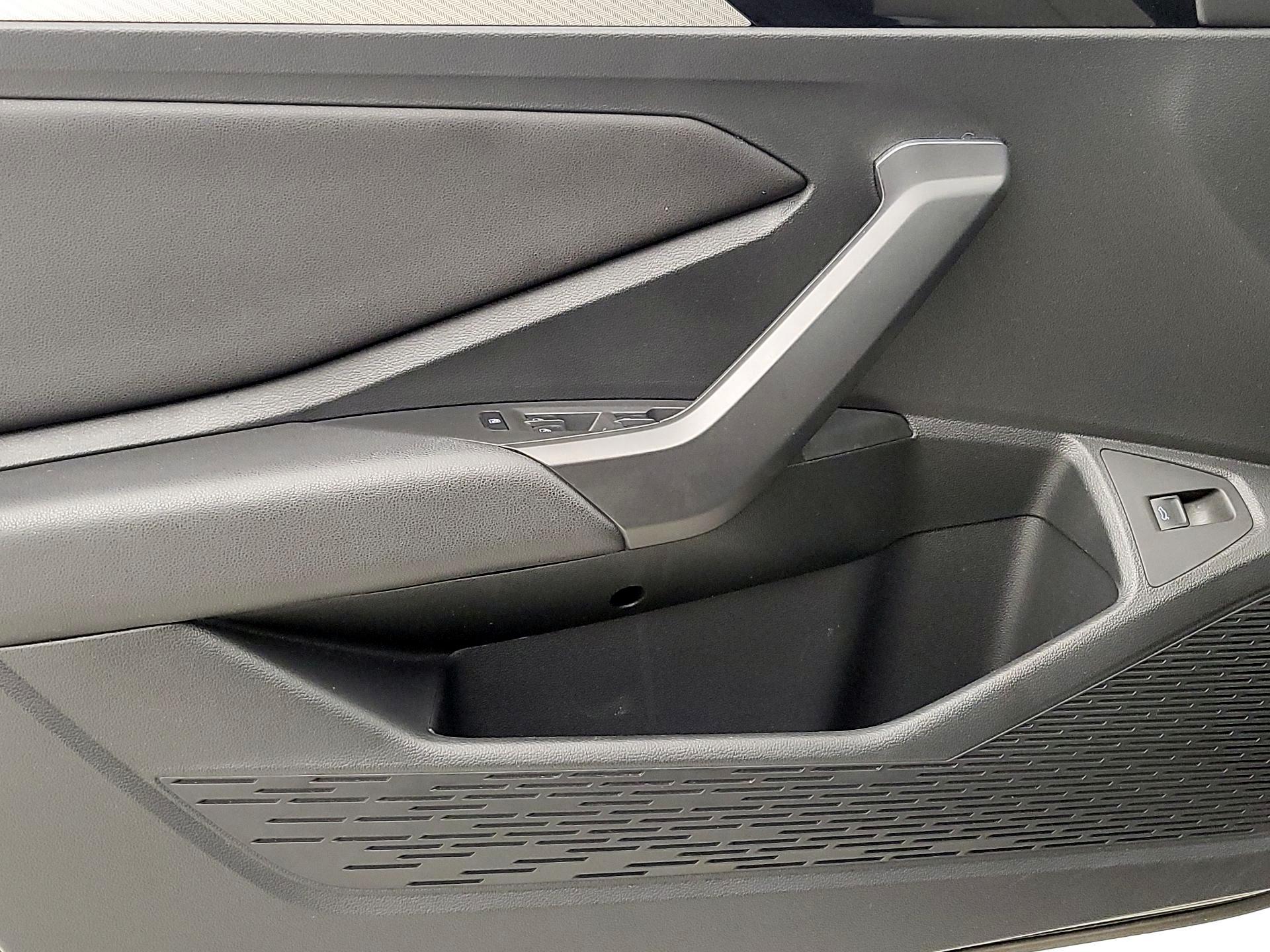 Thumbnail: 2019 Volkswagen Jetta - 12