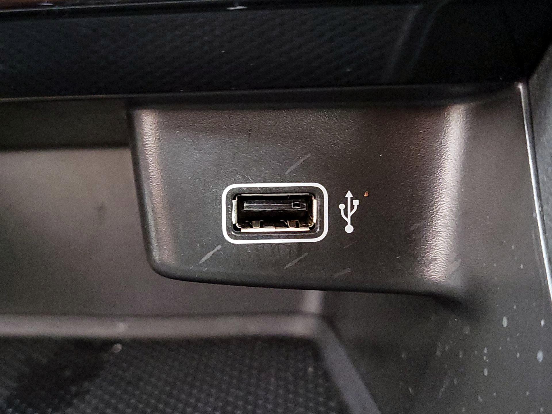 Thumbnail: 2019 Volkswagen Jetta - 18