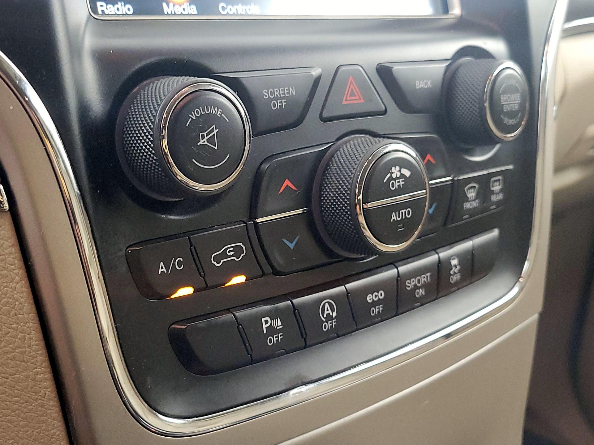 Thumbnail: 2017 Jeep Grand Cherokee - 17