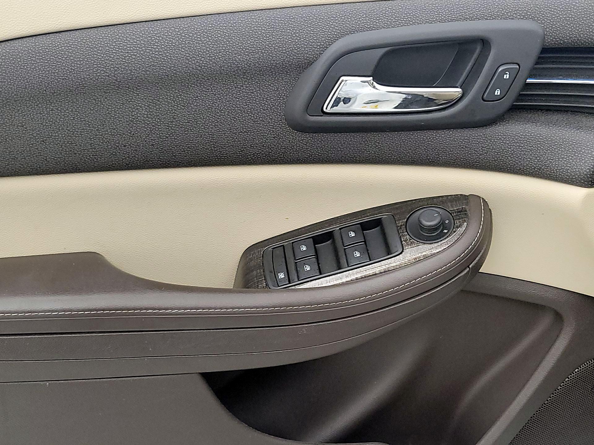 Thumbnail: 2015 Chevrolet Malibu - 12
