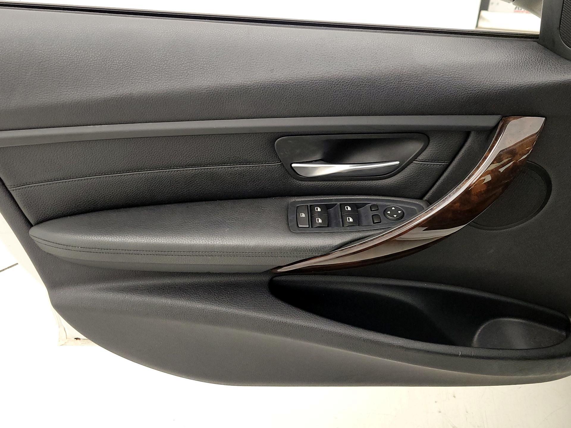 Thumbnail: 2014 BMW 3 Series - 12