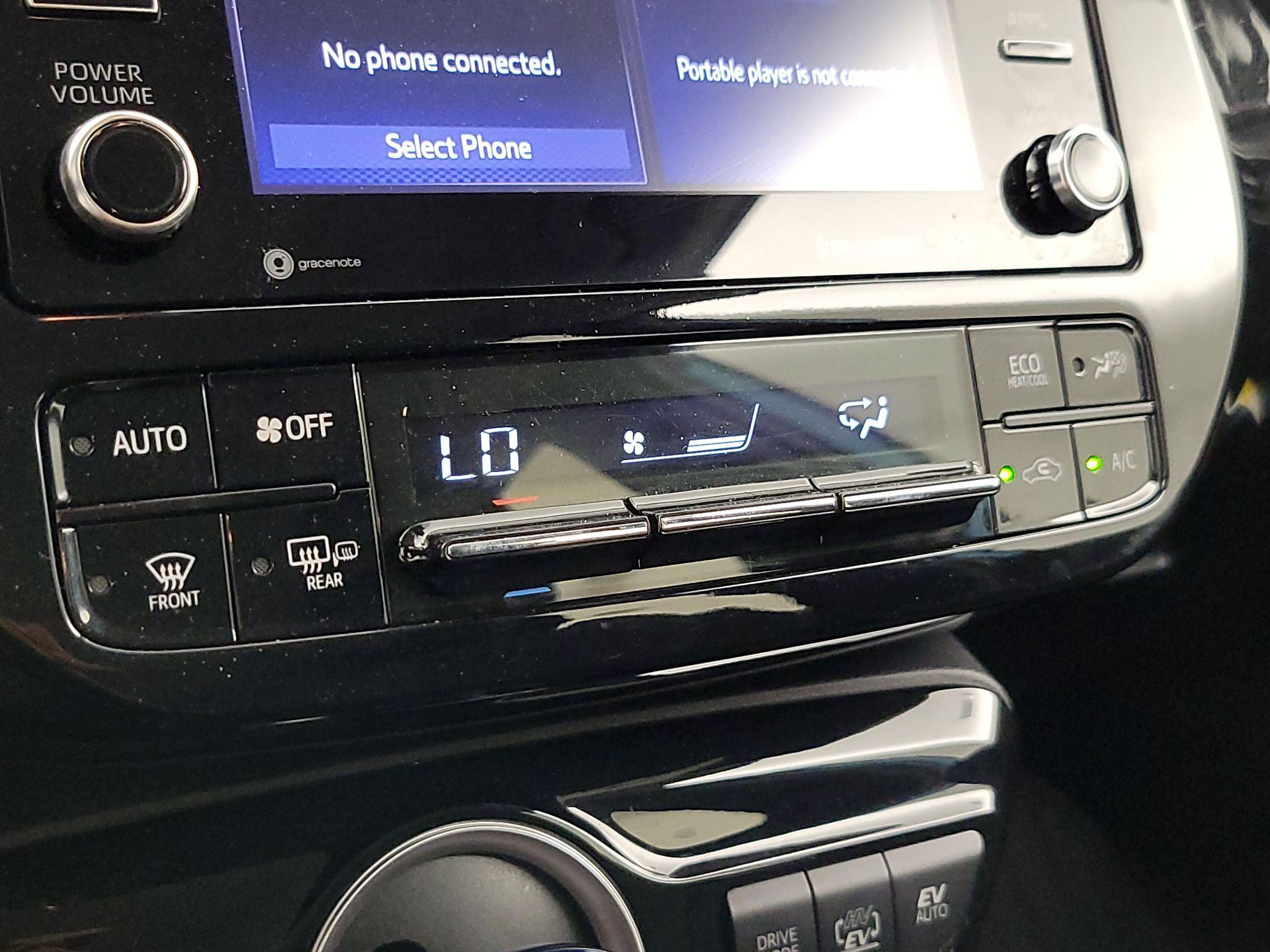 Thumbnail: 2020 Toyota Prius Prime - 16