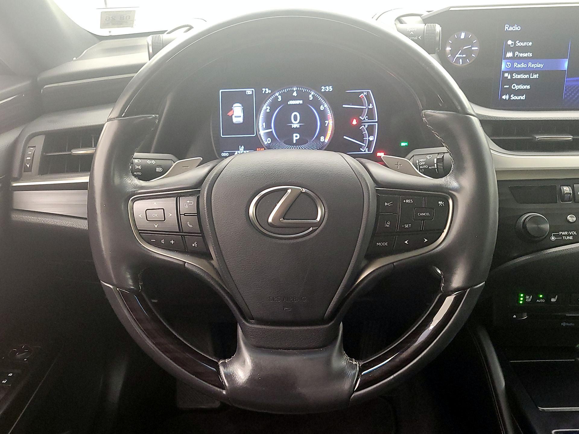 Thumbnail: 2019 Lexus ES - 10
