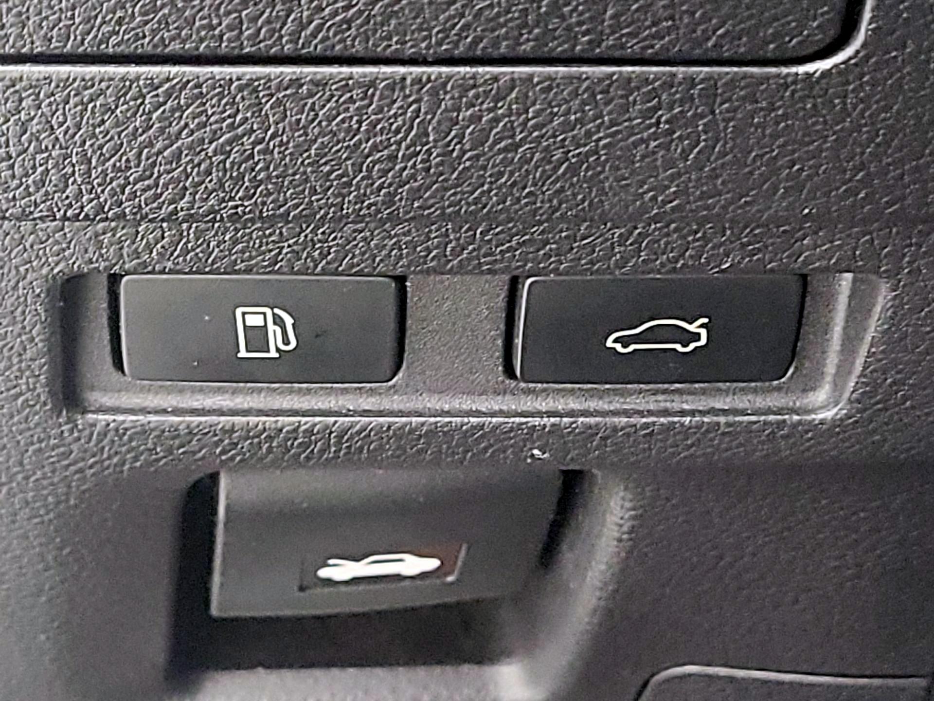 Thumbnail: 2019 Lexus ES - 13