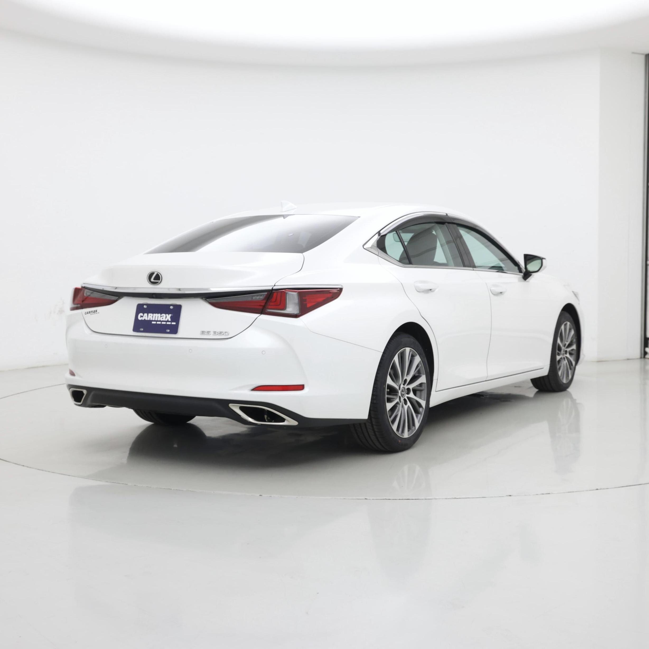 Thumbnail: 2019 Lexus ES - 8