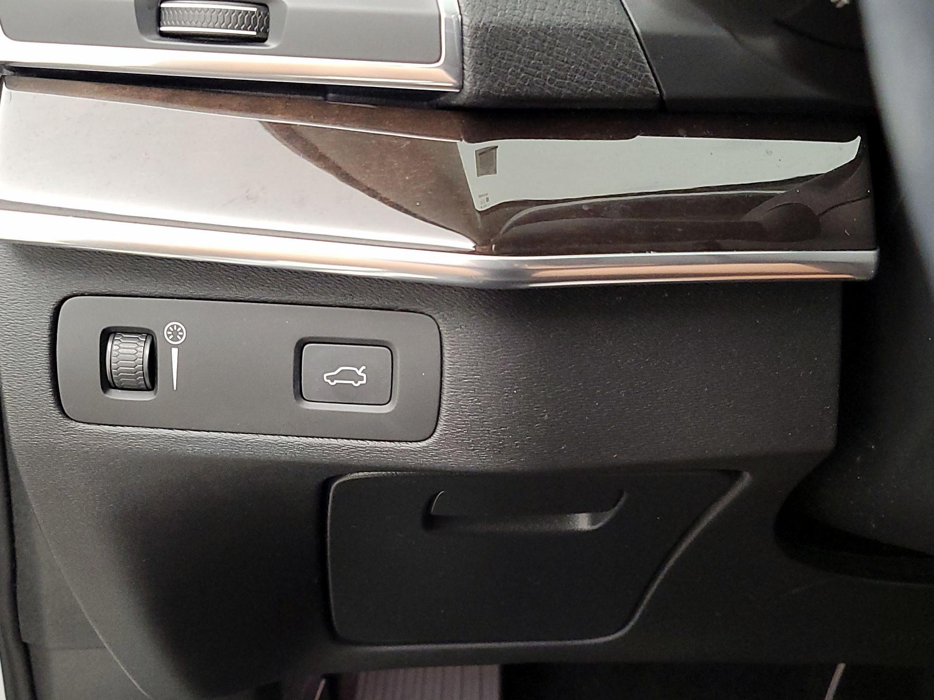 Thumbnail: 2019 Volvo XC90 - 13