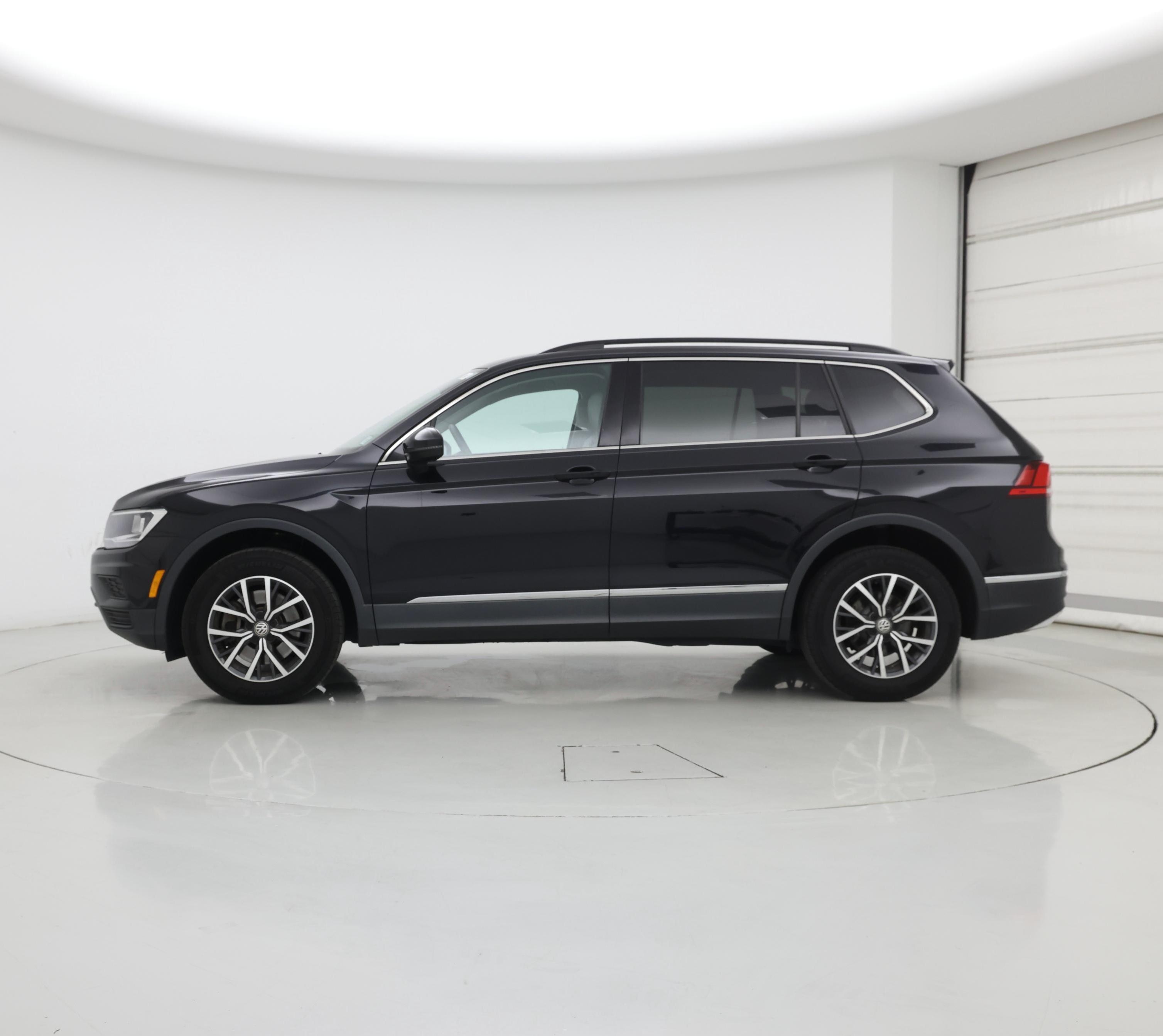 Thumbnail: 2020 Volkswagen Tiguan - 3
