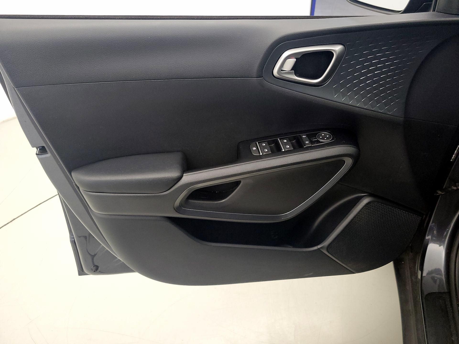 Thumbnail: 2020 Kia Soul - 12
