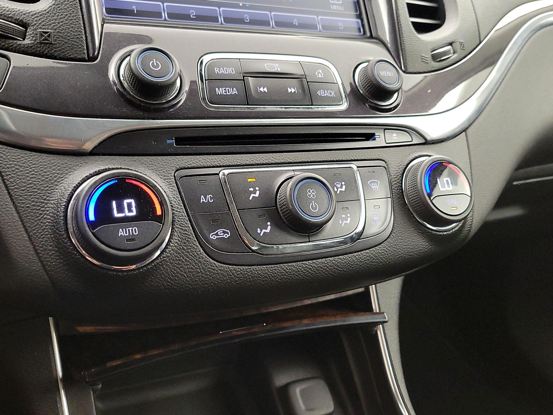 Thumbnail: 2014 Chevrolet Impala - 16