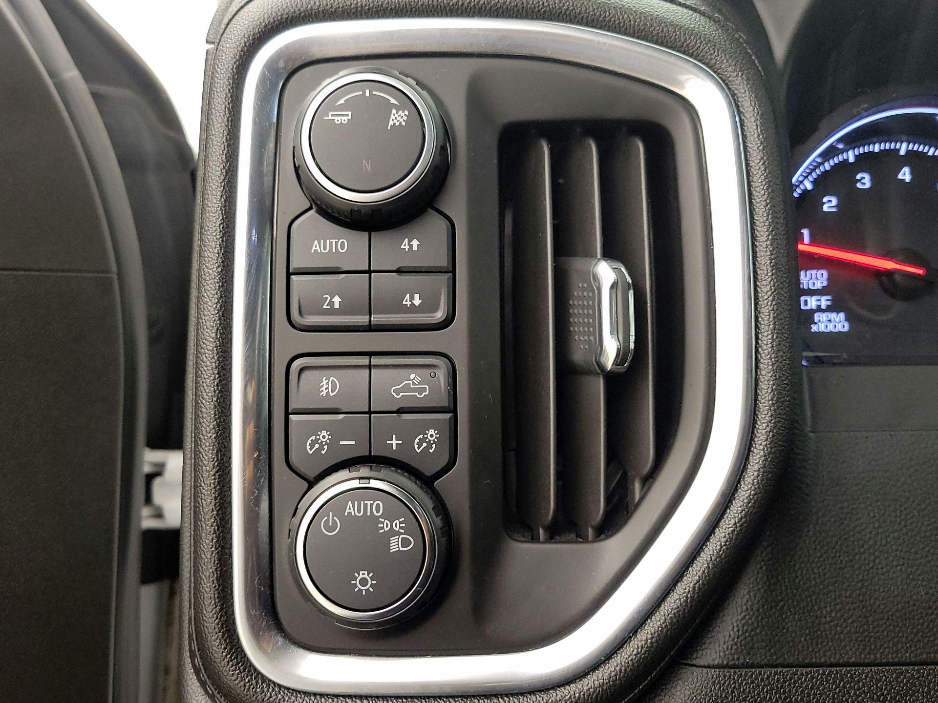 Thumbnail: 2019 Chevrolet Silverado 1500 - 13