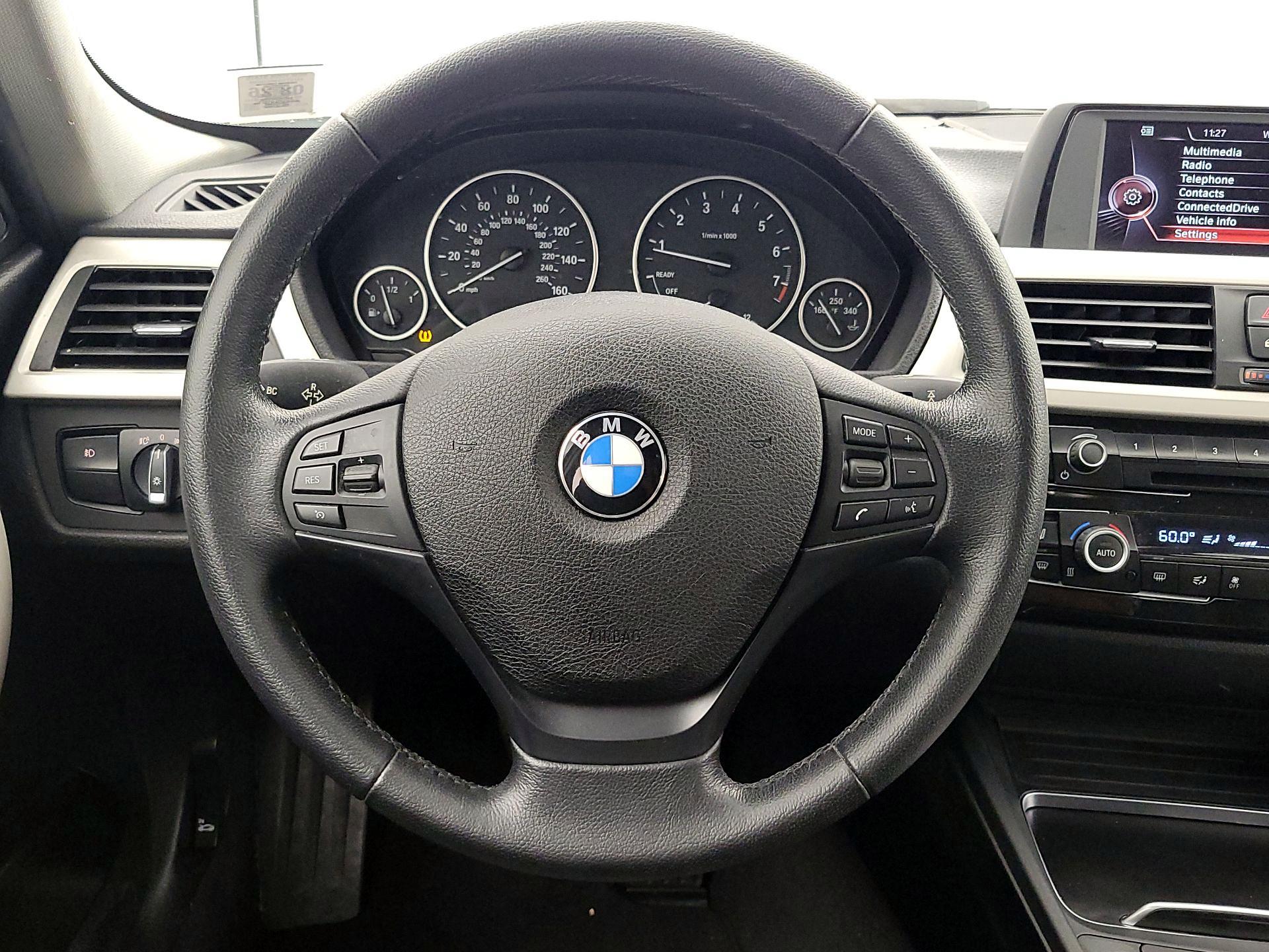 Thumbnail: 2016 BMW 3 Series - 10