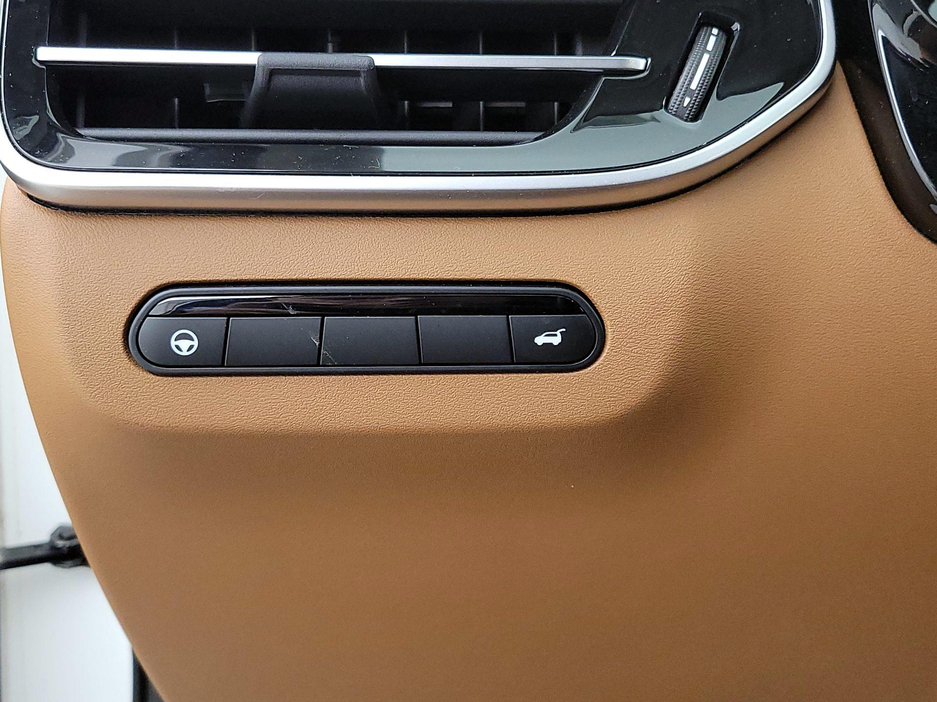Thumbnail: 2023 INFINITI QX60 - 13