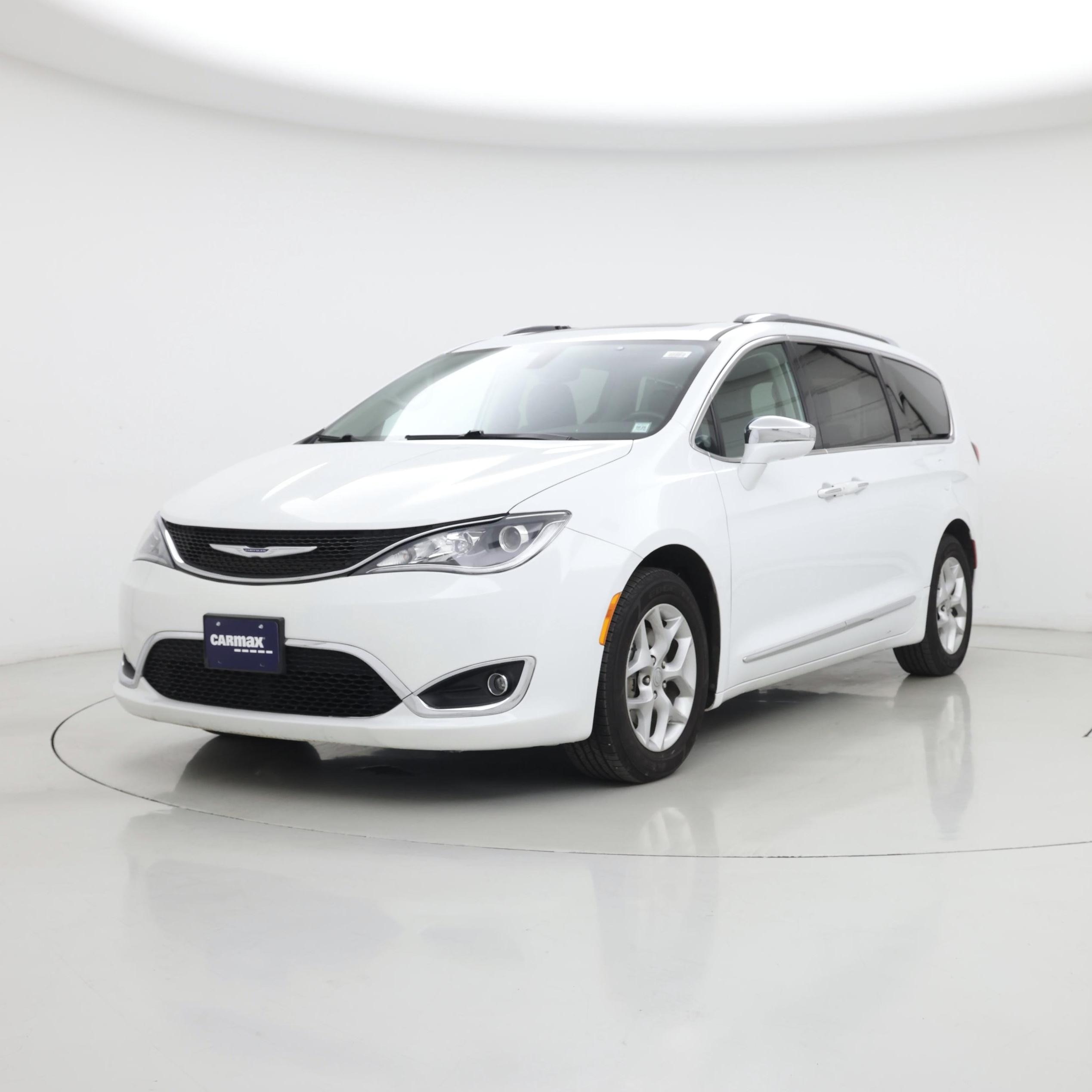 Thumbnail: 2019 Chrysler Pacifica - 4