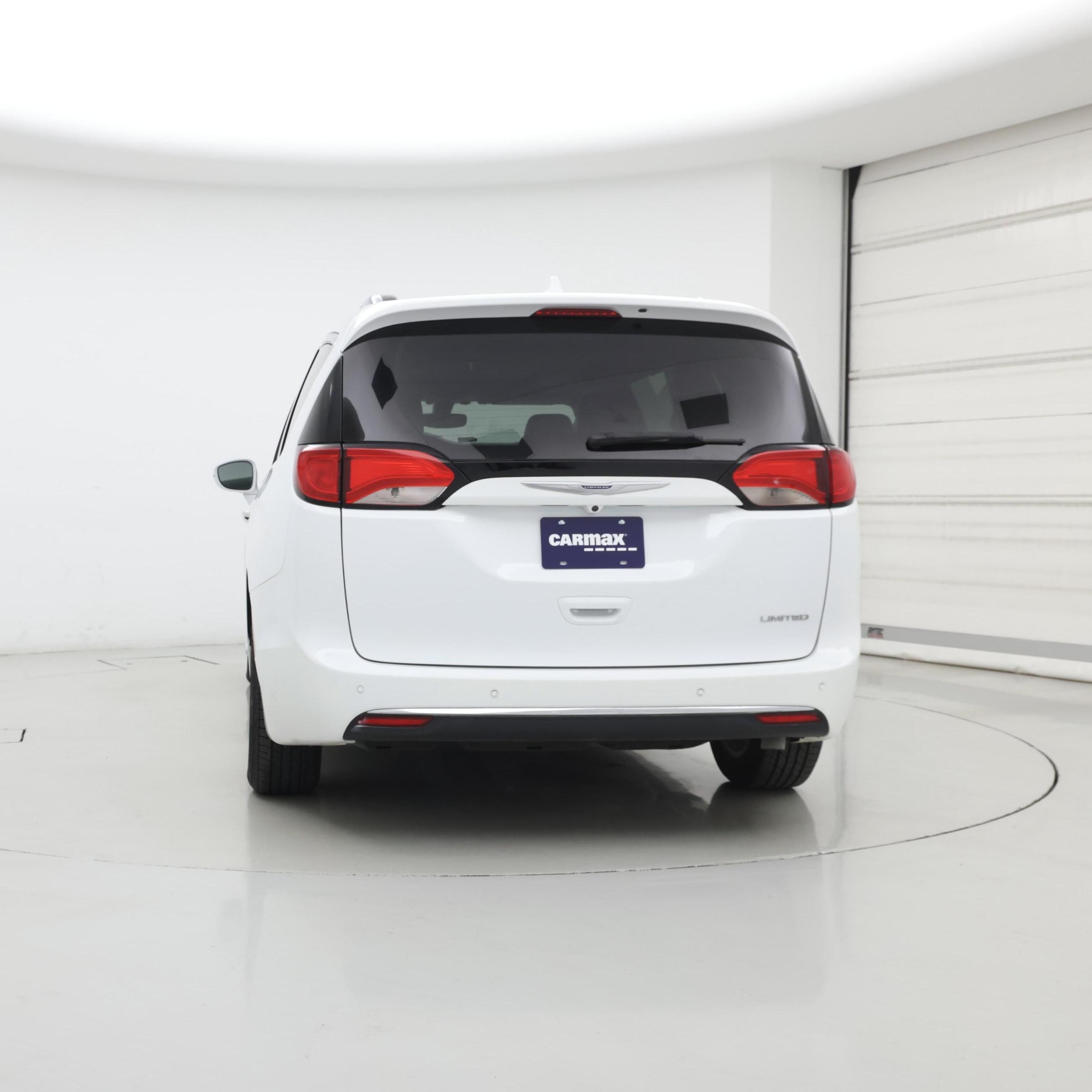 Thumbnail: 2019 Chrysler Pacifica - 6