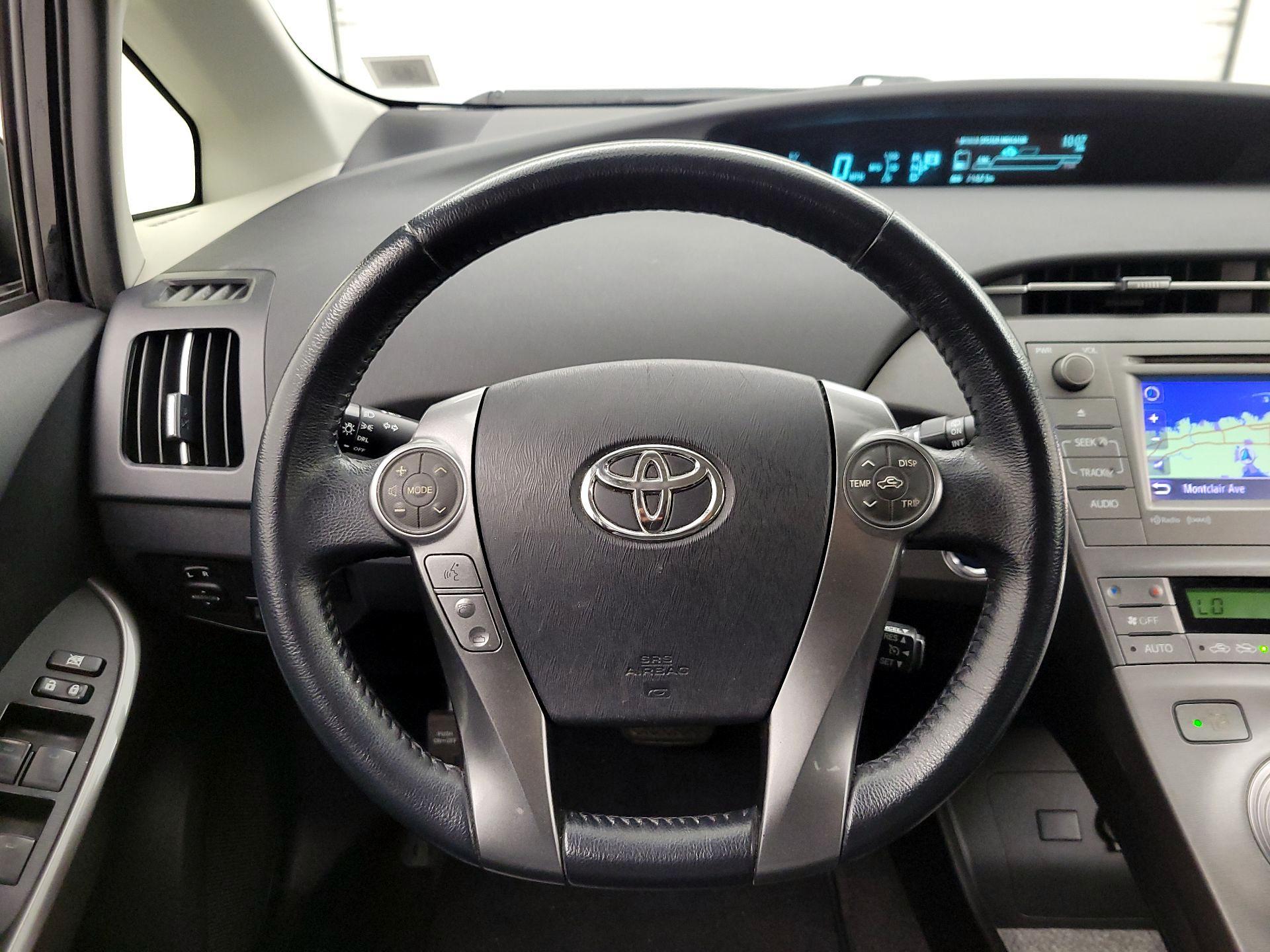 Thumbnail: 2013 Toyota Prius - 10