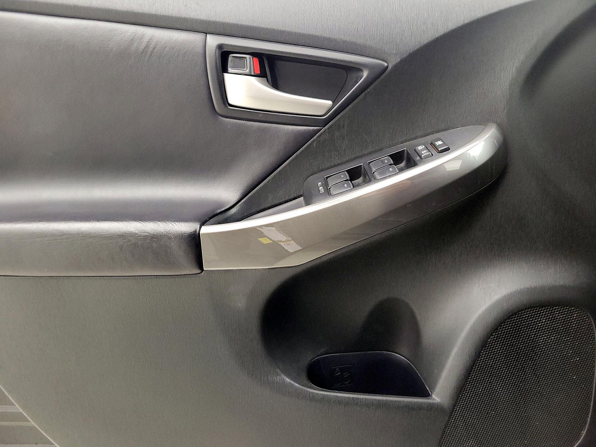 Thumbnail: 2013 Toyota Prius - 12