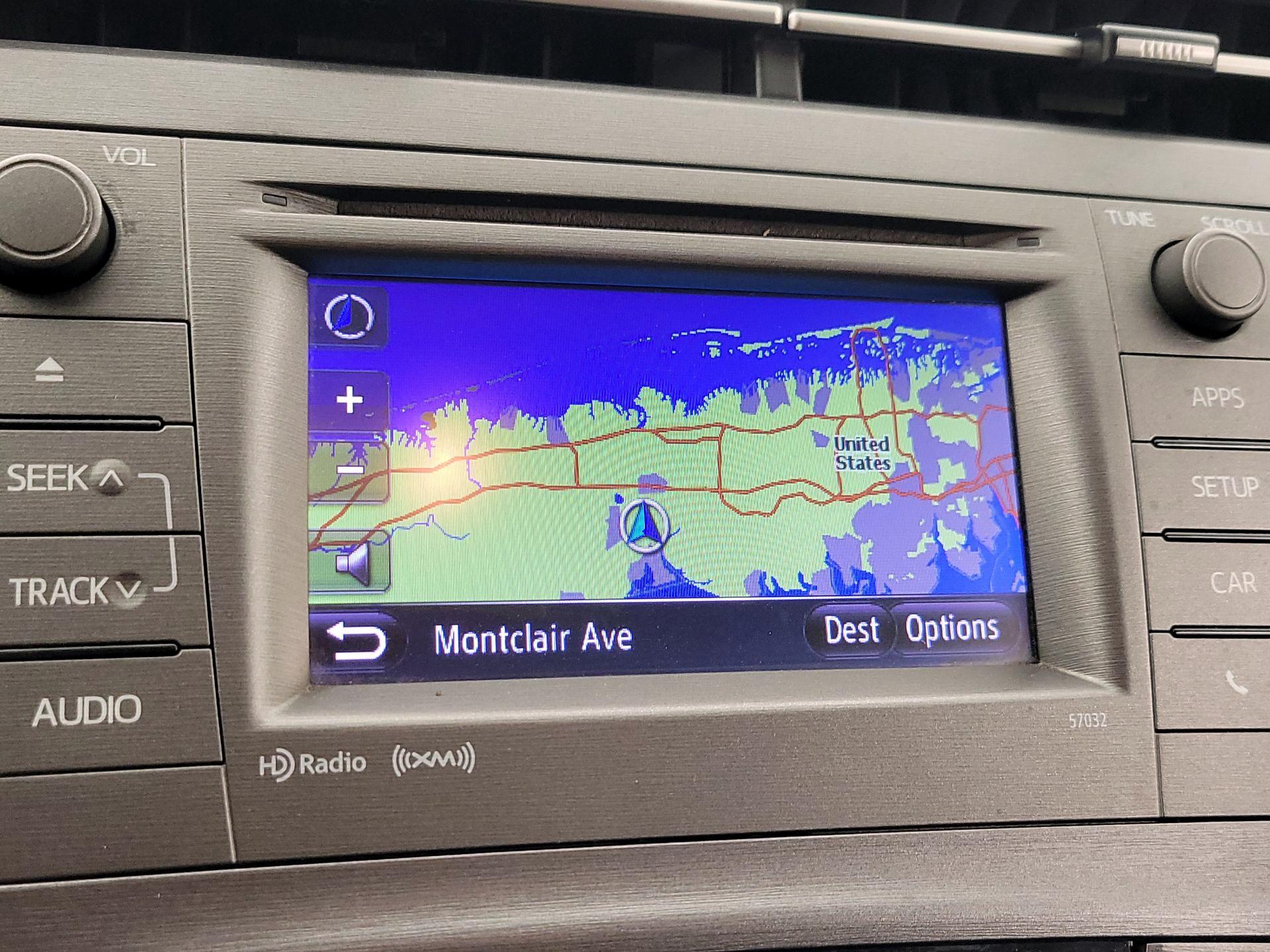 Thumbnail: 2013 Toyota Prius - 14