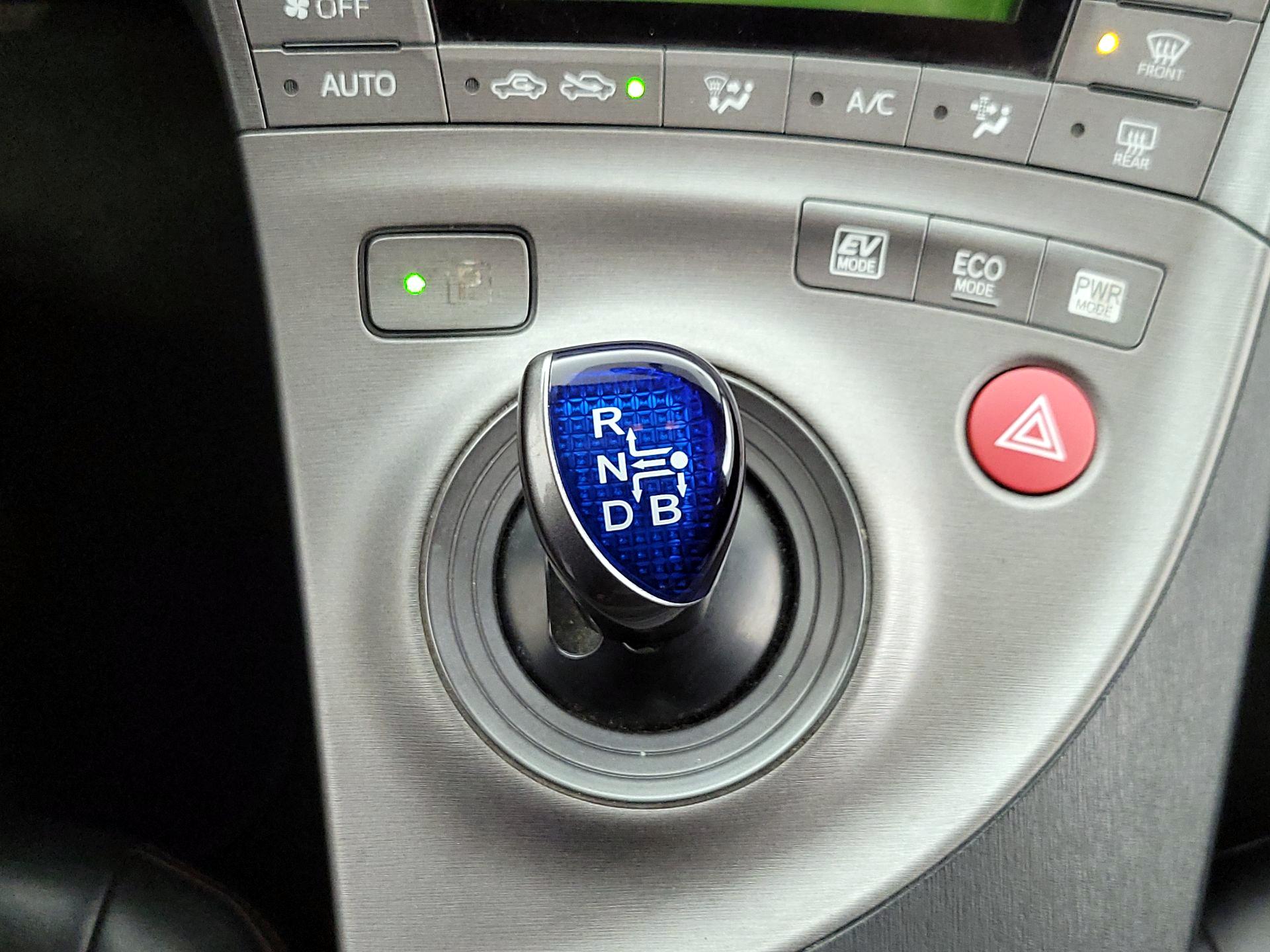 Thumbnail: 2013 Toyota Prius - 18