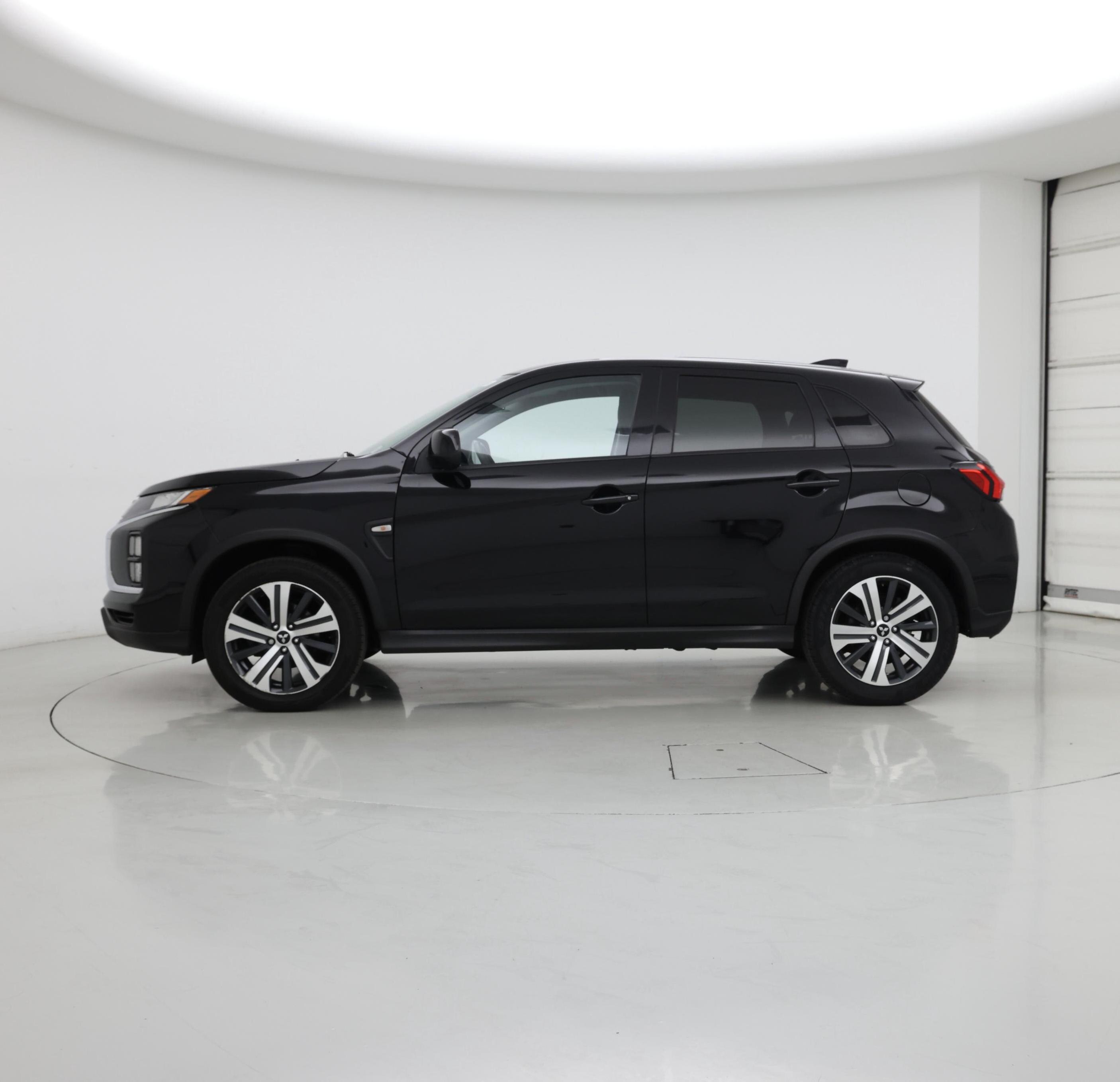 Thumbnail: 2021 Mitsubishi Outlander Sport - 3