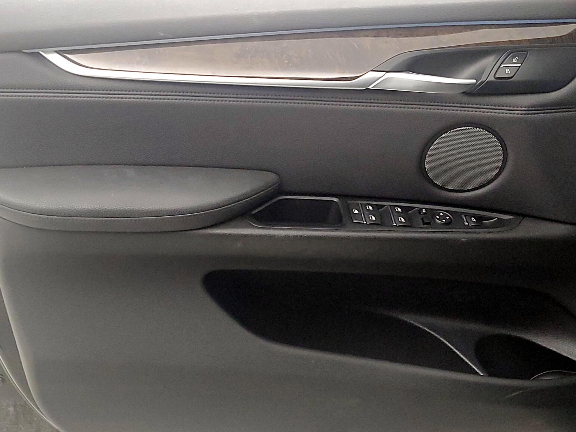 Thumbnail: 2016 BMW X5 - 12