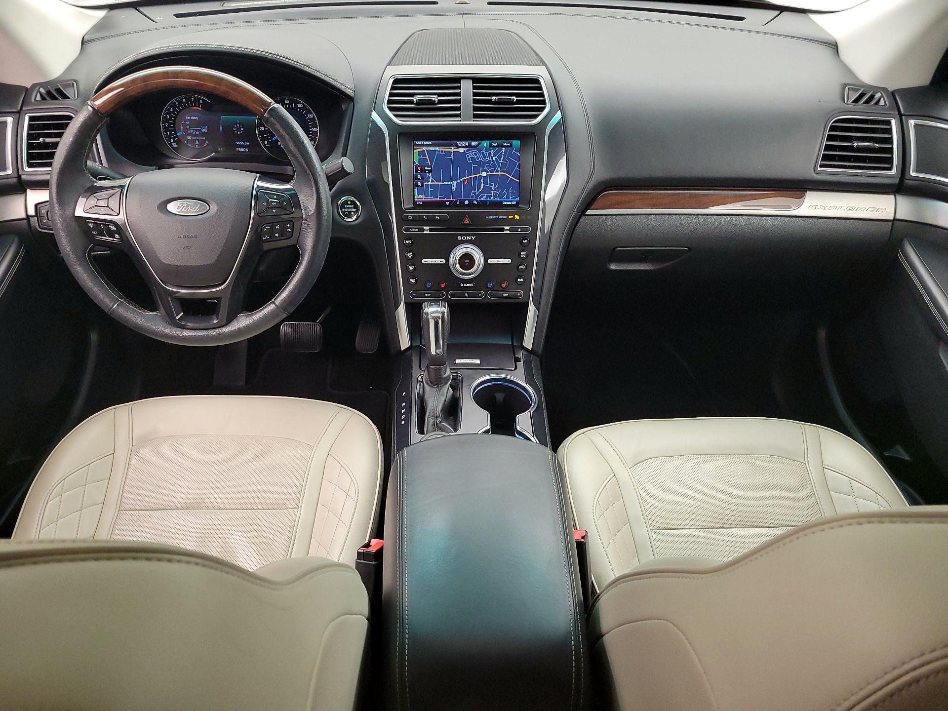Thumbnail: 2016 Ford Explorer - 9