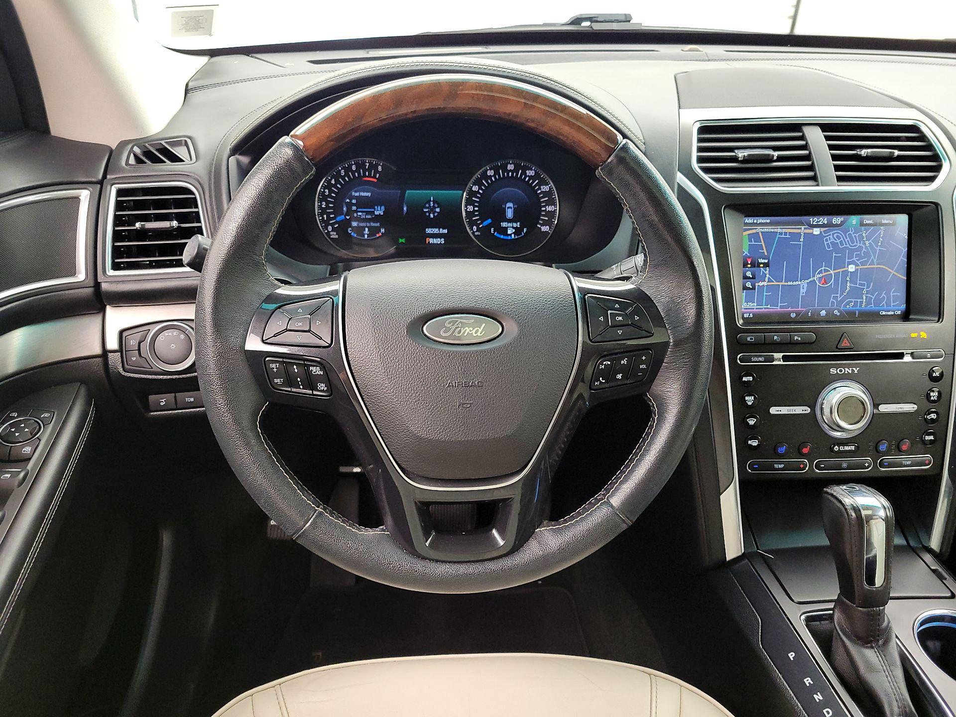Thumbnail: 2016 Ford Explorer - 10