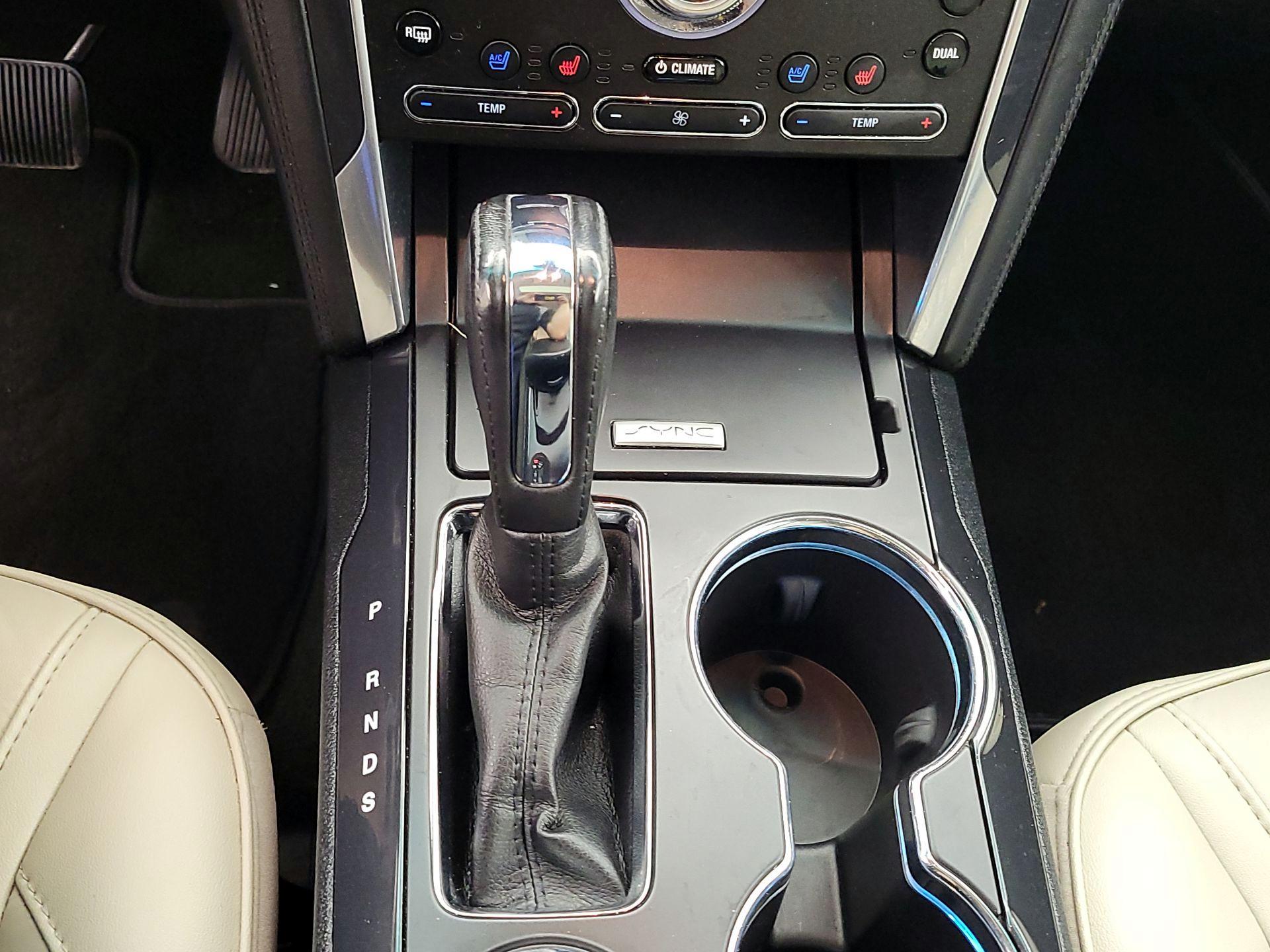 Thumbnail: 2016 Ford Explorer - 18