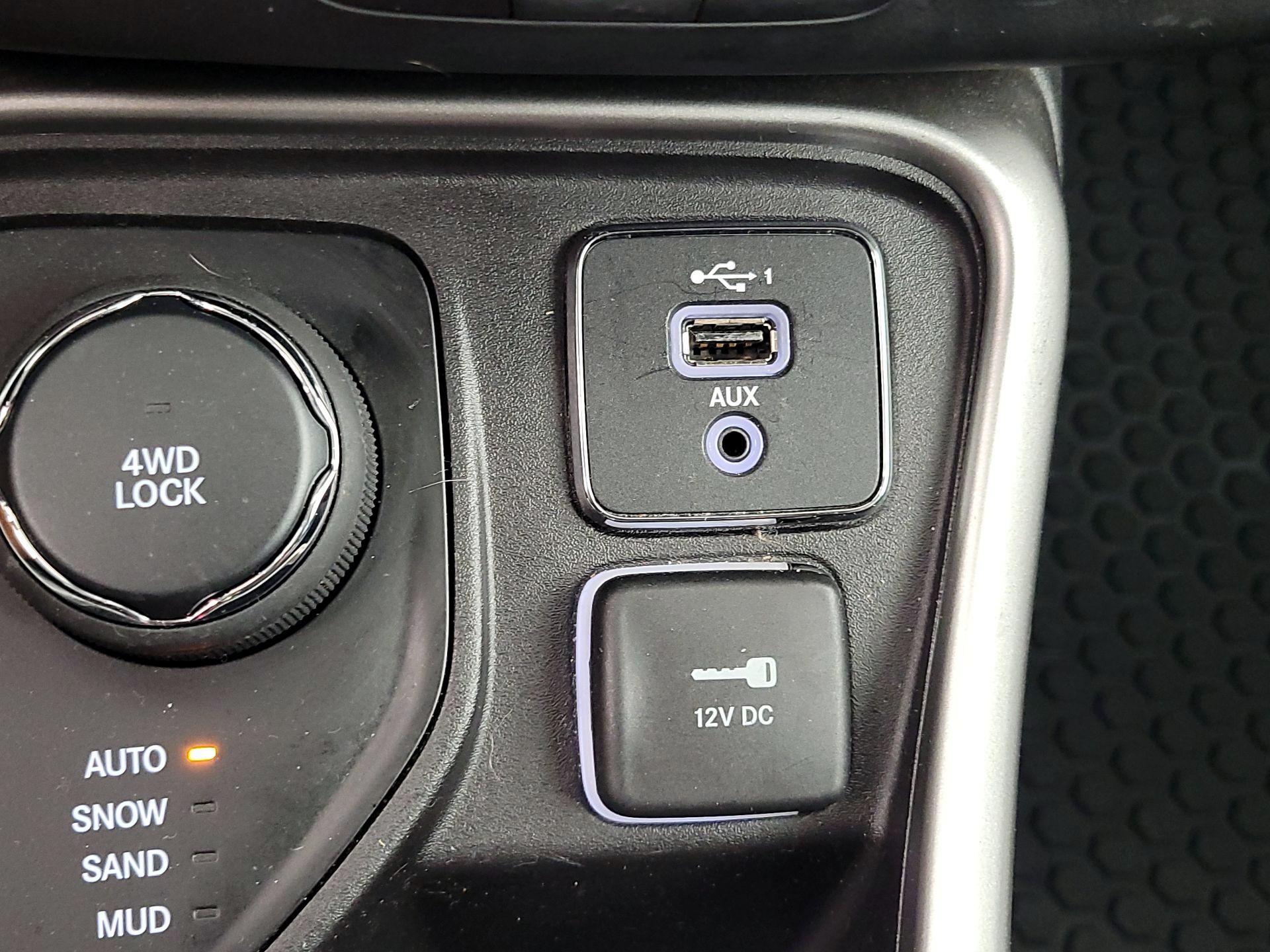 Thumbnail: 2020 Jeep Compass - 18