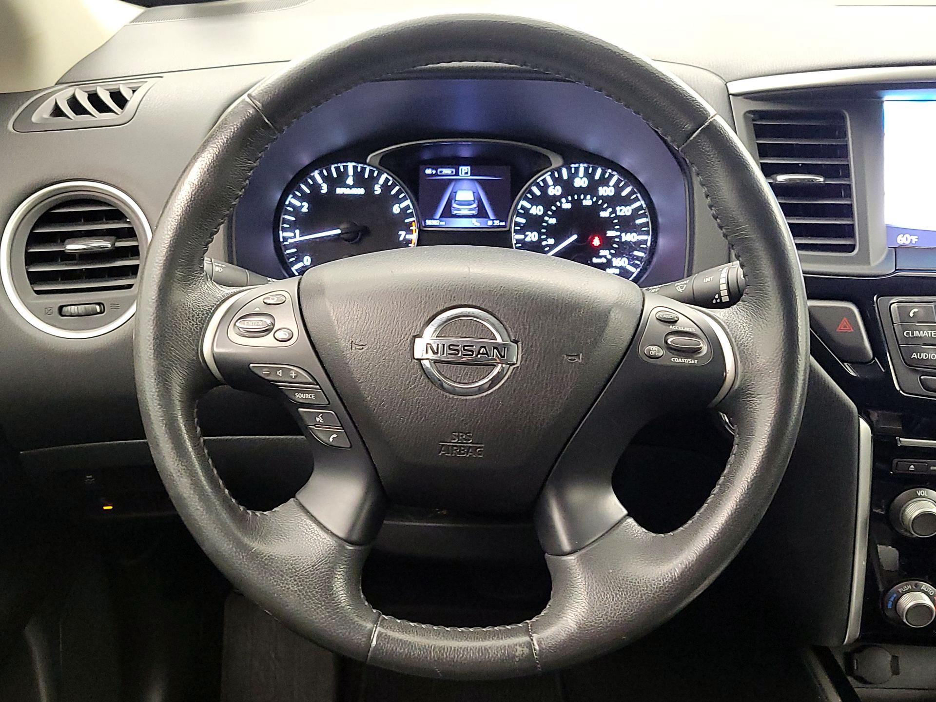 Thumbnail: 2017 Nissan Pathfinder - 10