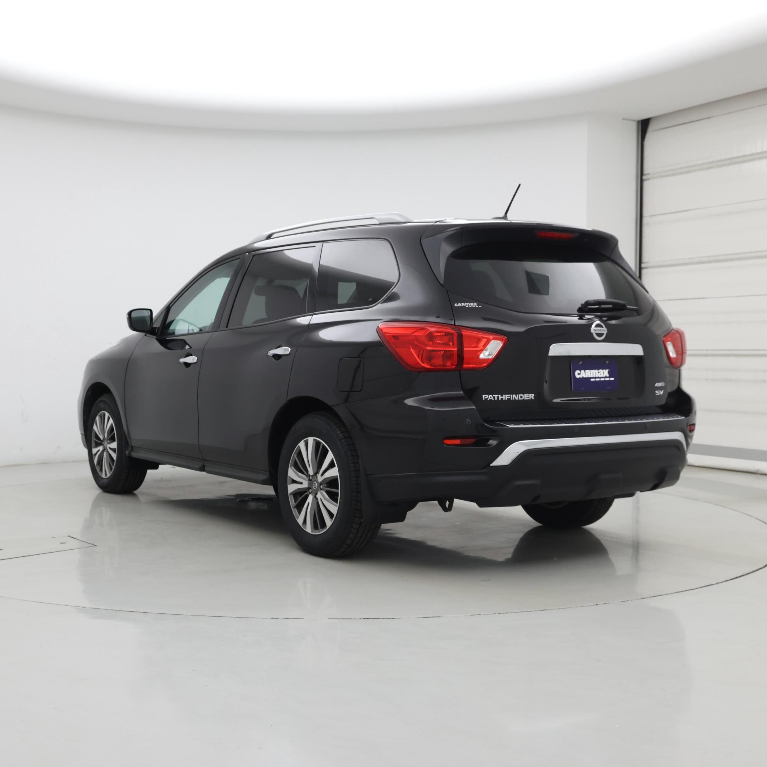 Thumbnail: 2017 Nissan Pathfinder - 2