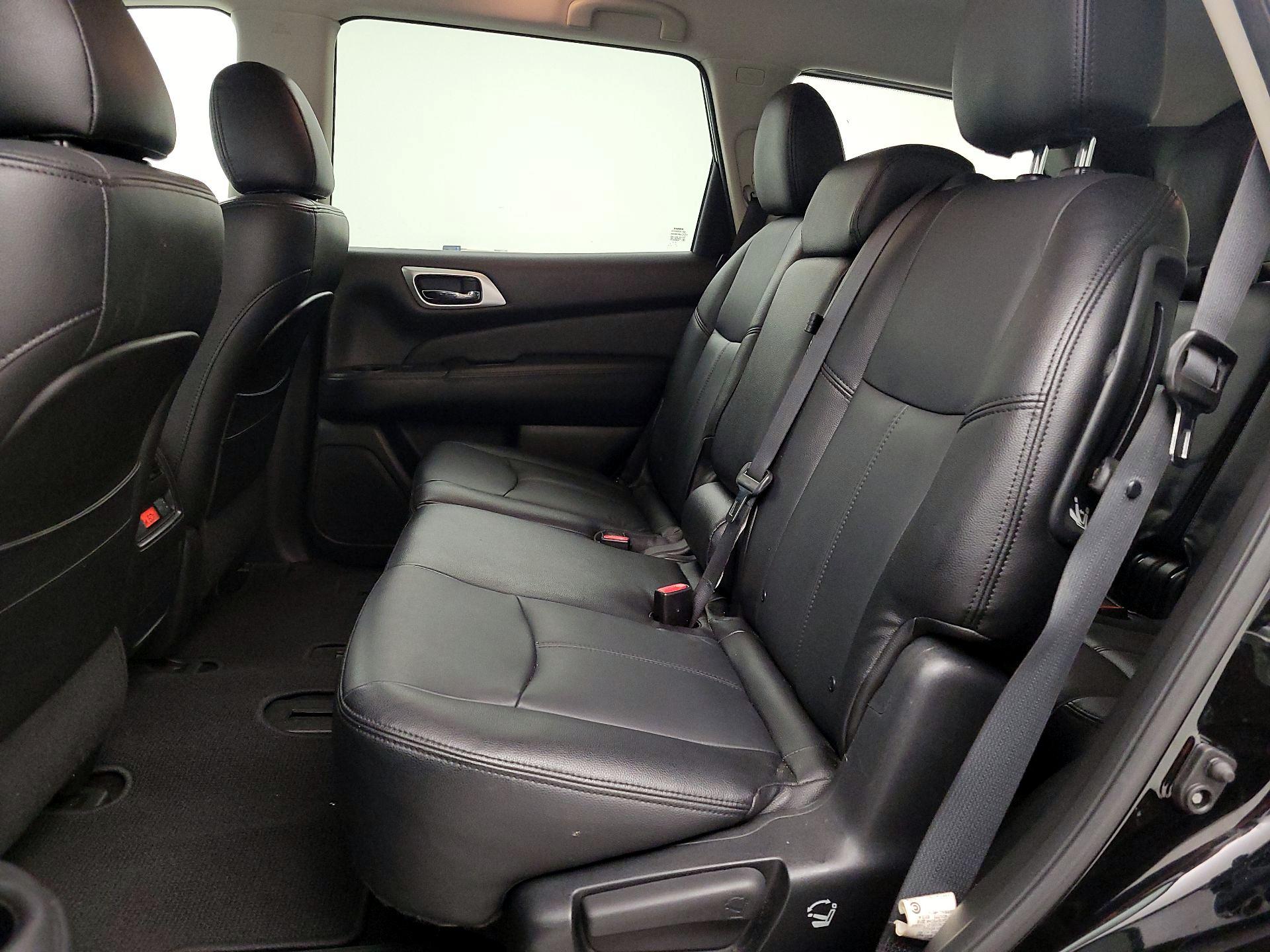 Thumbnail: 2017 Nissan Pathfinder - 20