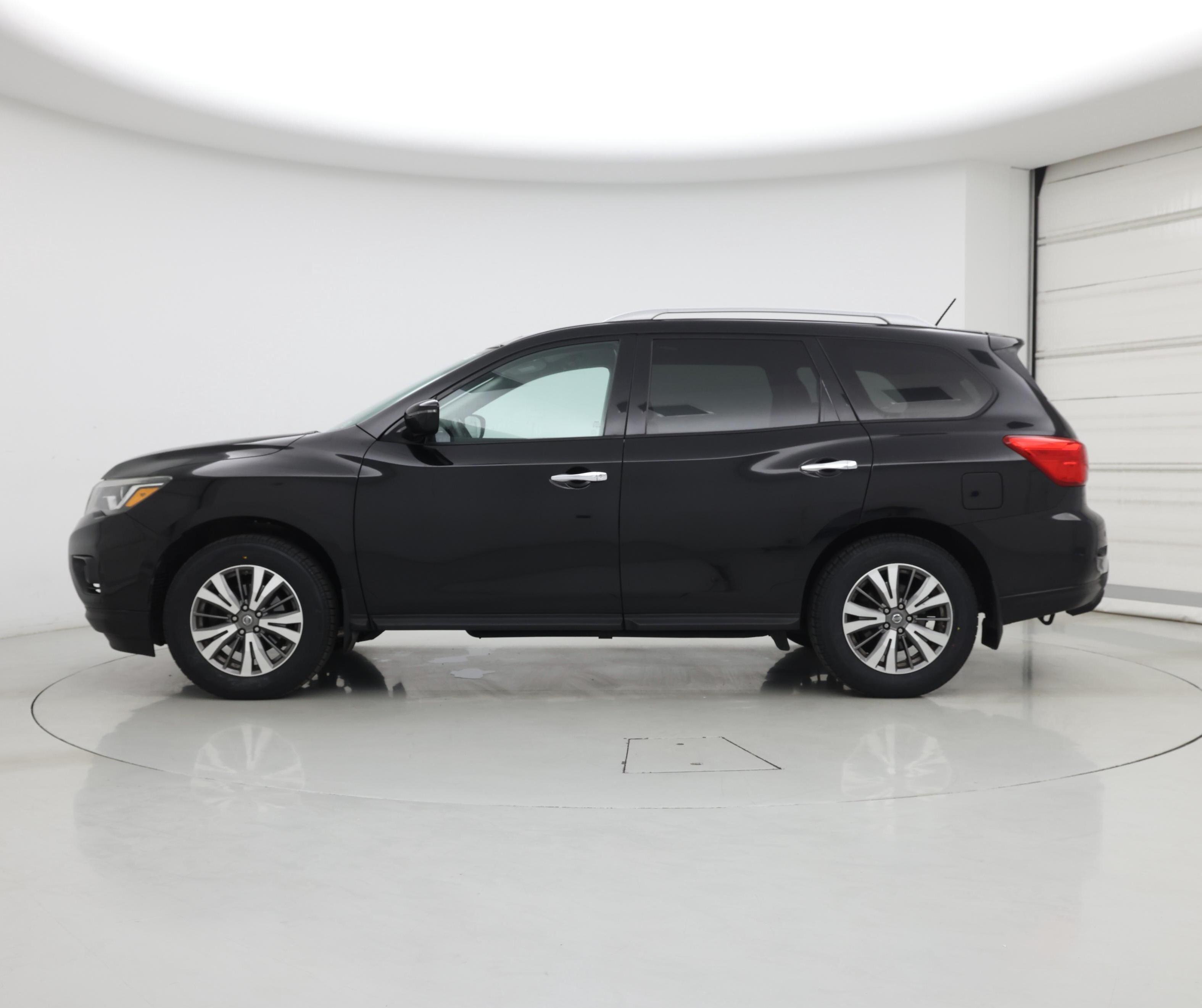 Thumbnail: 2017 Nissan Pathfinder - 3