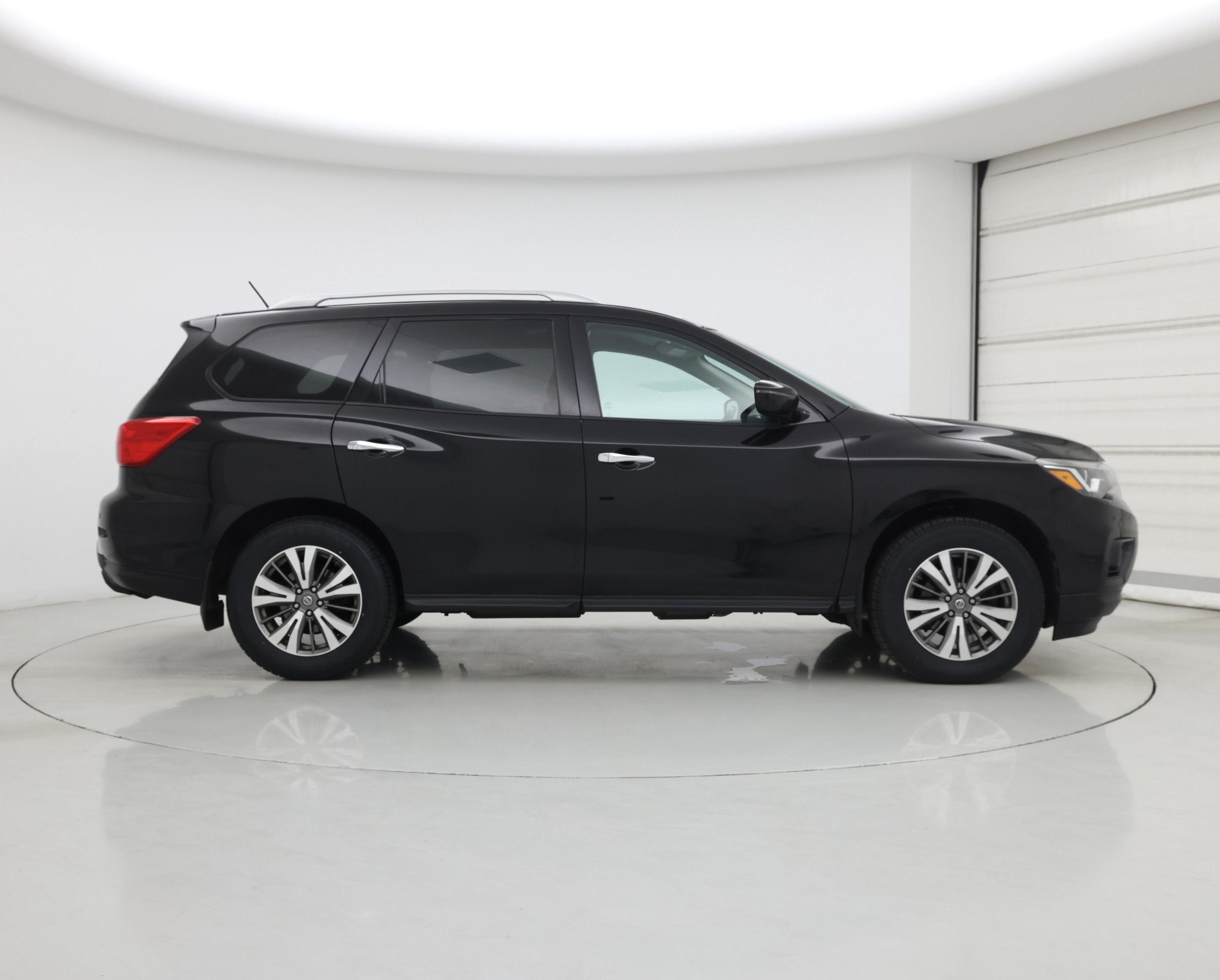 Thumbnail: 2017 Nissan Pathfinder - 7