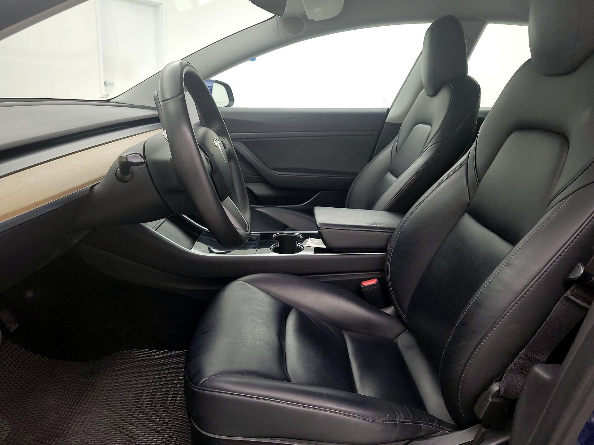 Thumbnail: 2020 Tesla Model 3 - 11