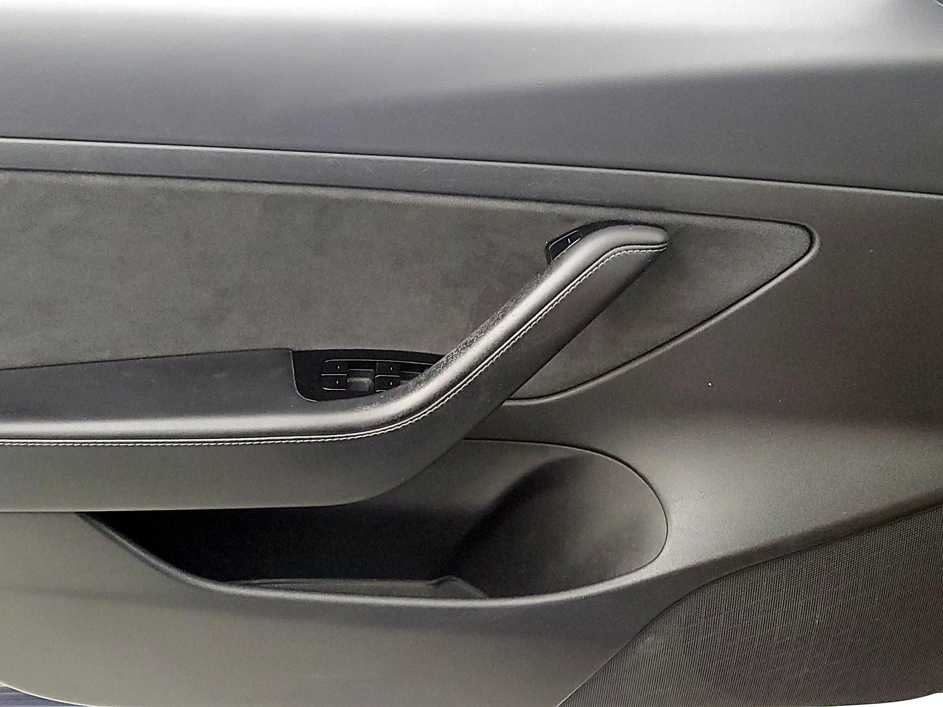 Thumbnail: 2020 Tesla Model 3 - 12