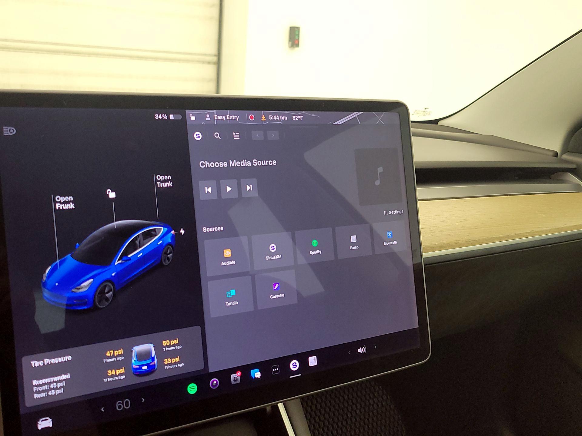 Thumbnail: 2020 Tesla Model 3 - 15