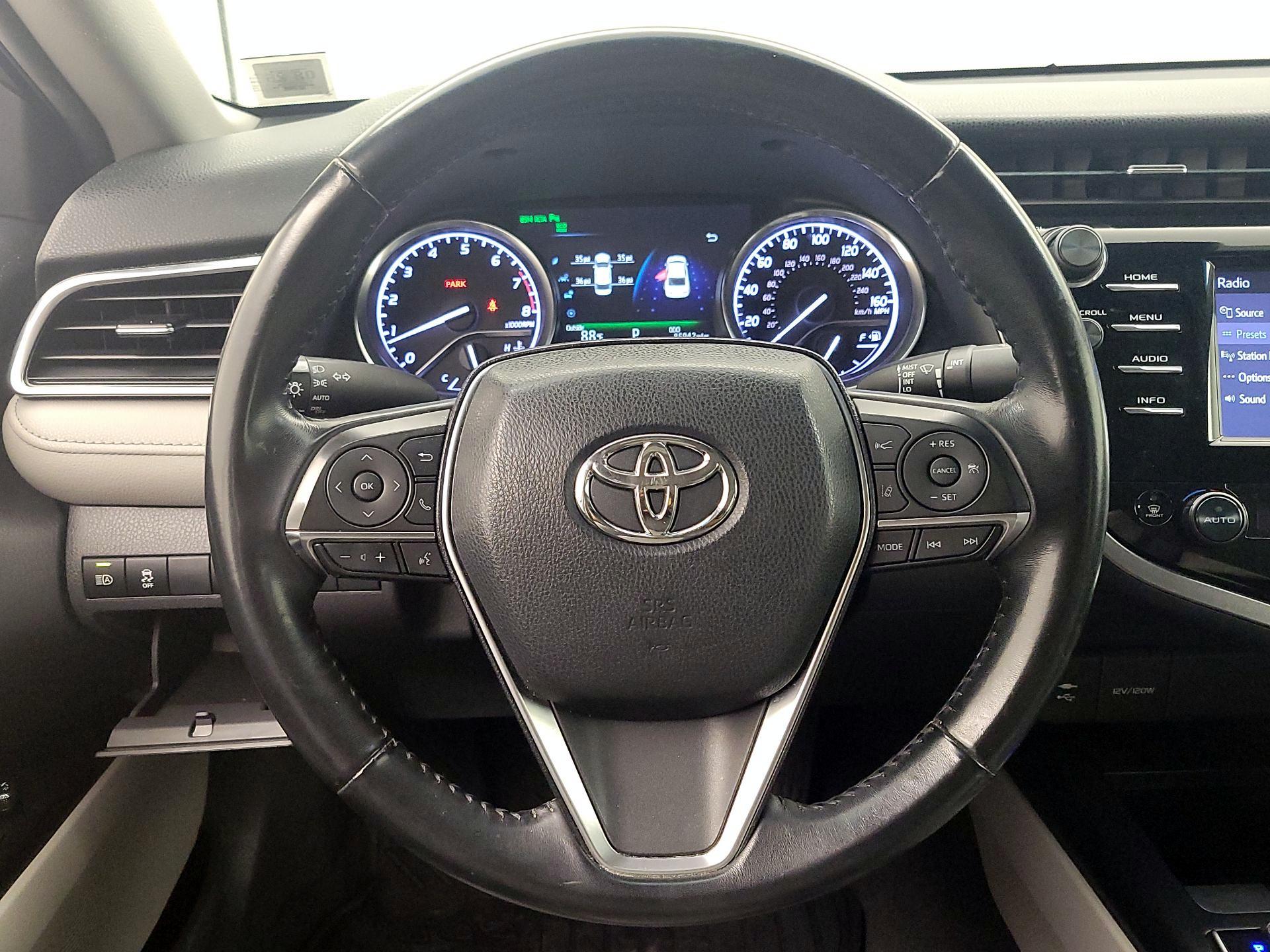 Thumbnail: 2018 Toyota Camry - 10