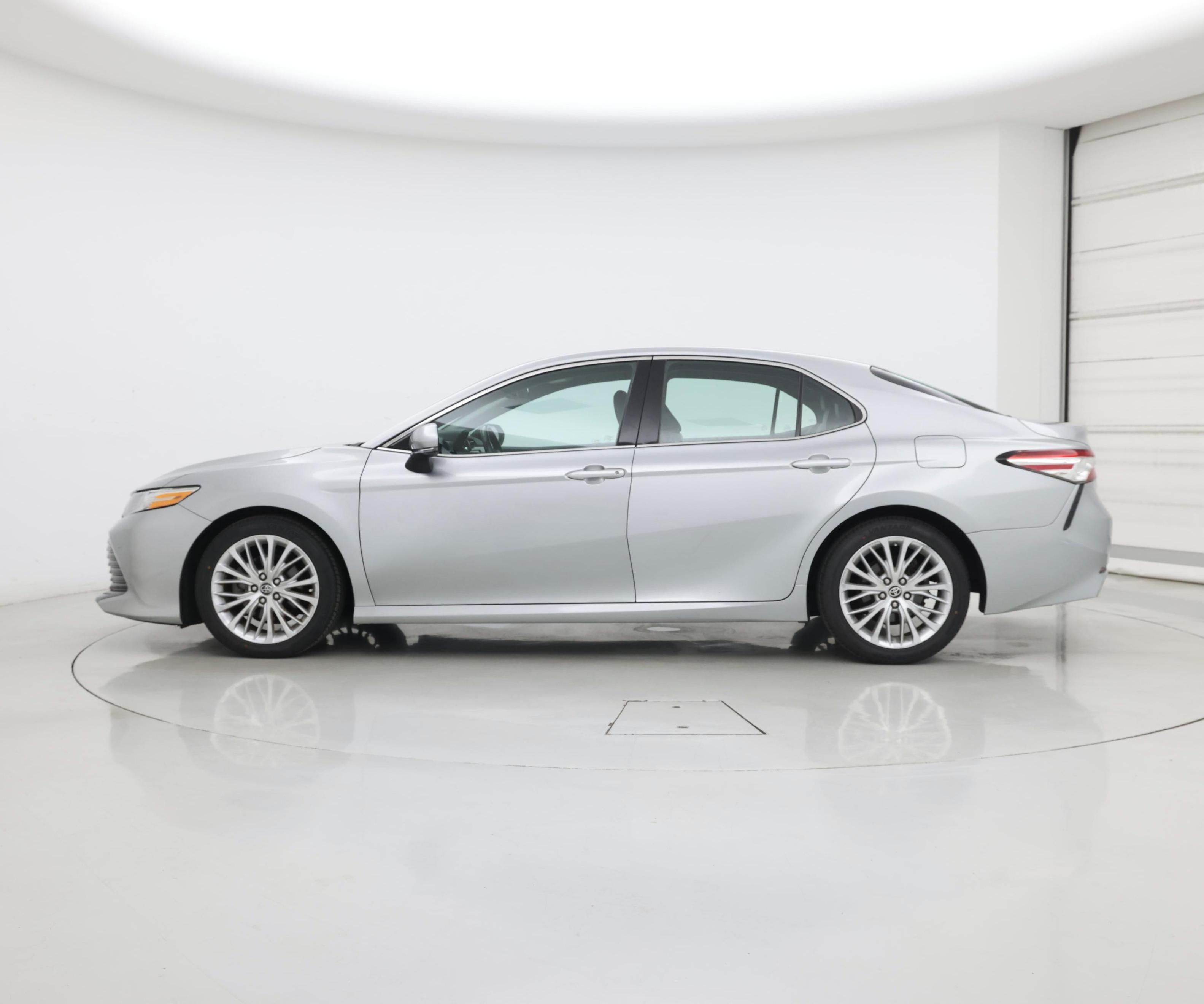 Thumbnail: 2018 Toyota Camry - 3