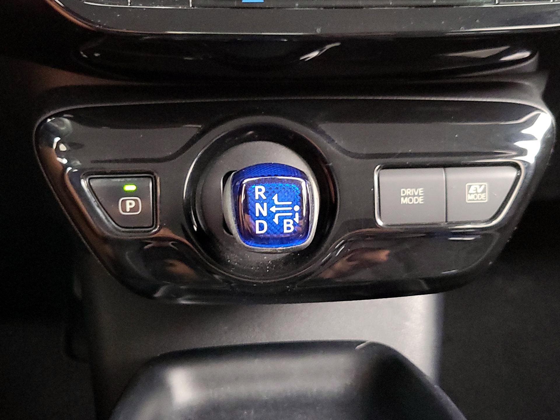 Thumbnail: 2017 Toyota Prius - 17
