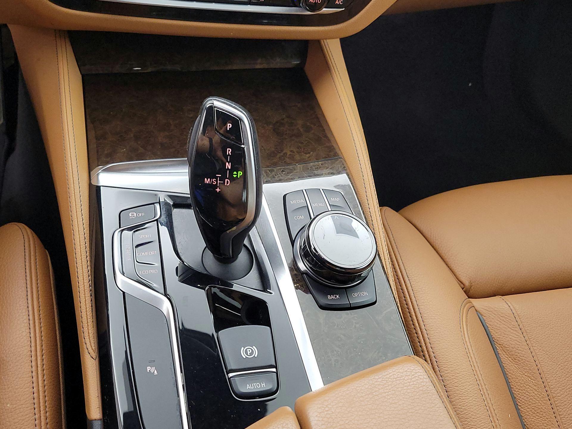 Thumbnail: 2018 BMW 5 Series - 18