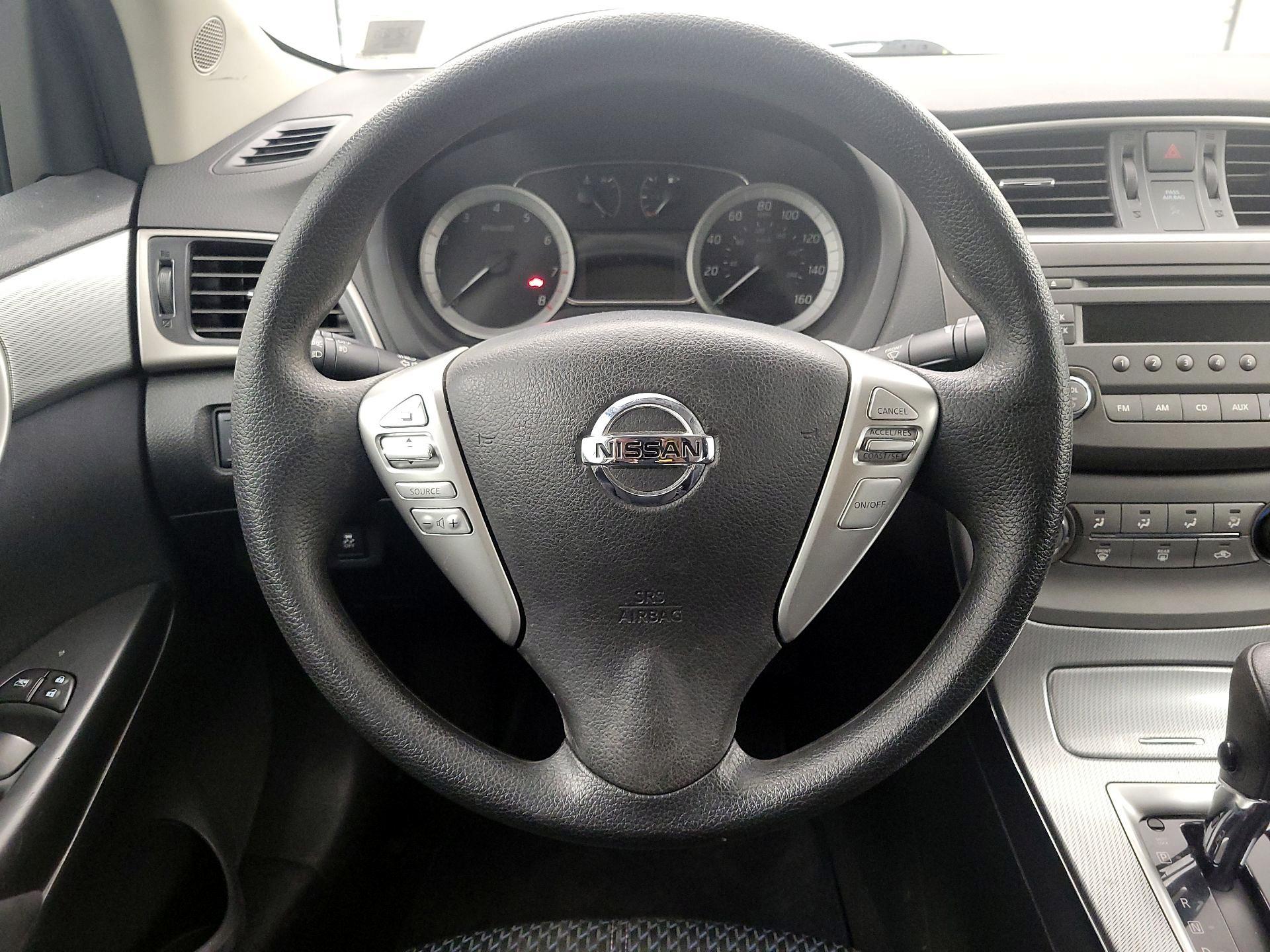 Thumbnail: 2014 Nissan Sentra - 10