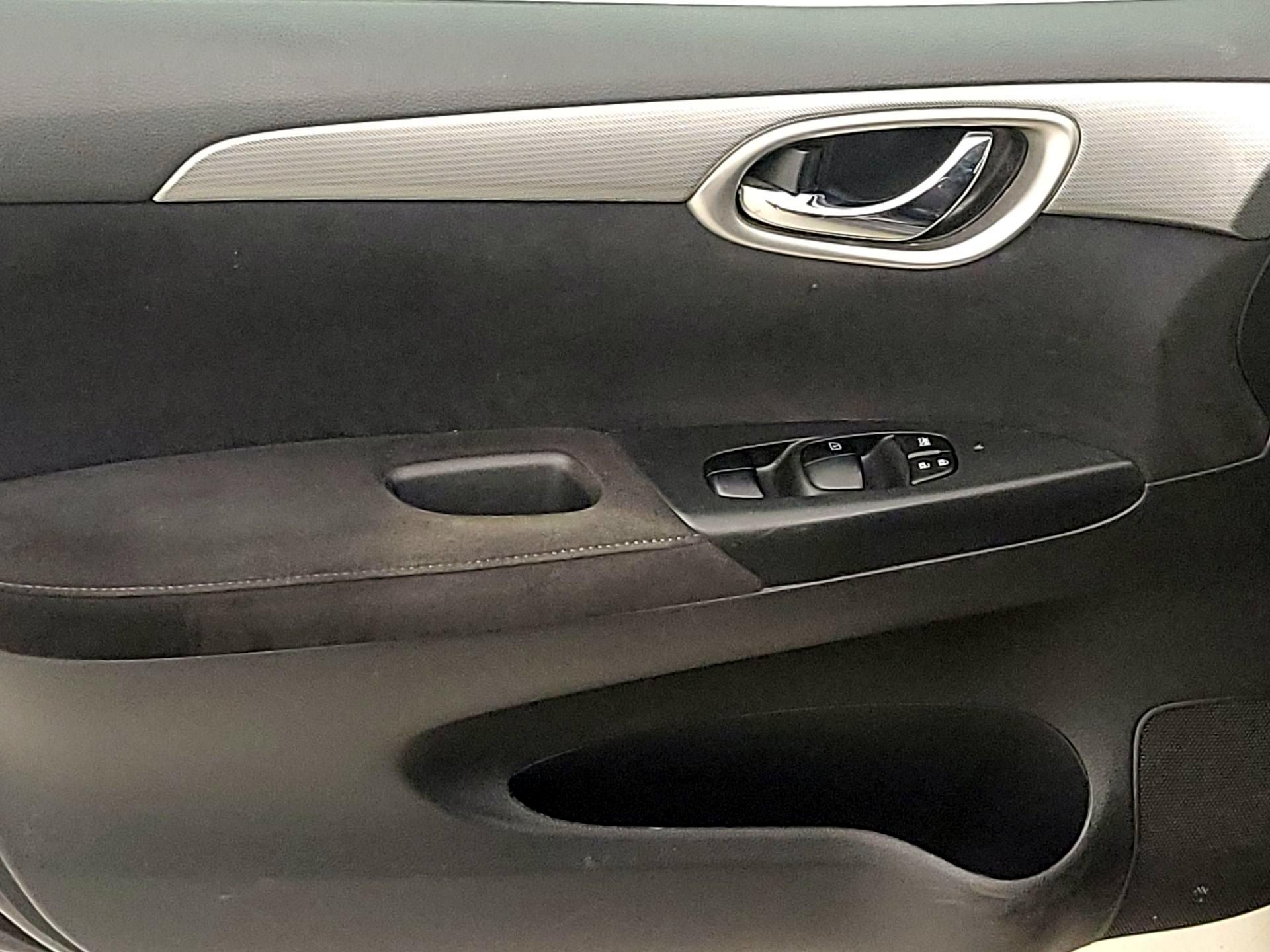 Thumbnail: 2014 Nissan Sentra - 12