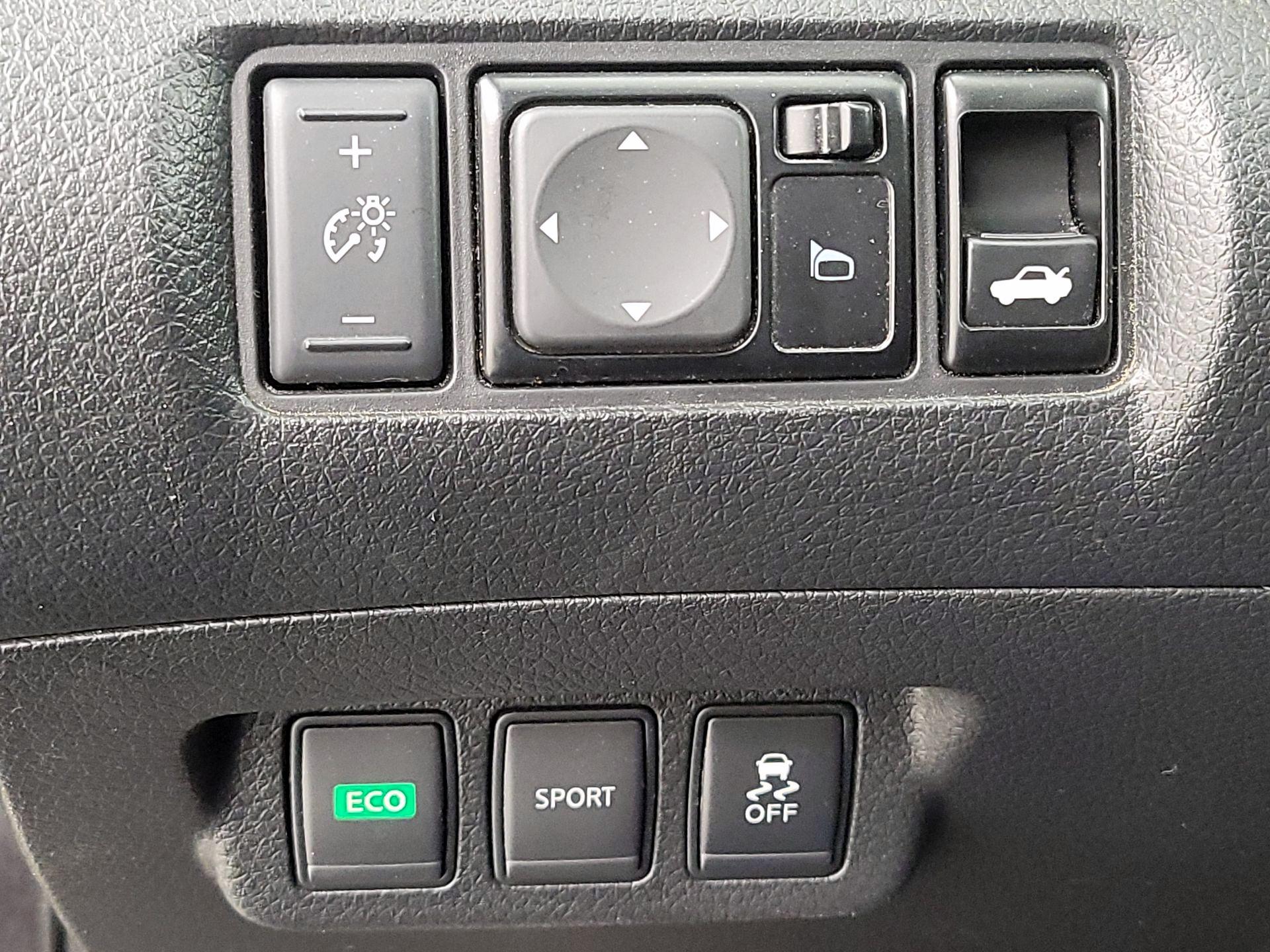 Thumbnail: 2014 Nissan Sentra - 13